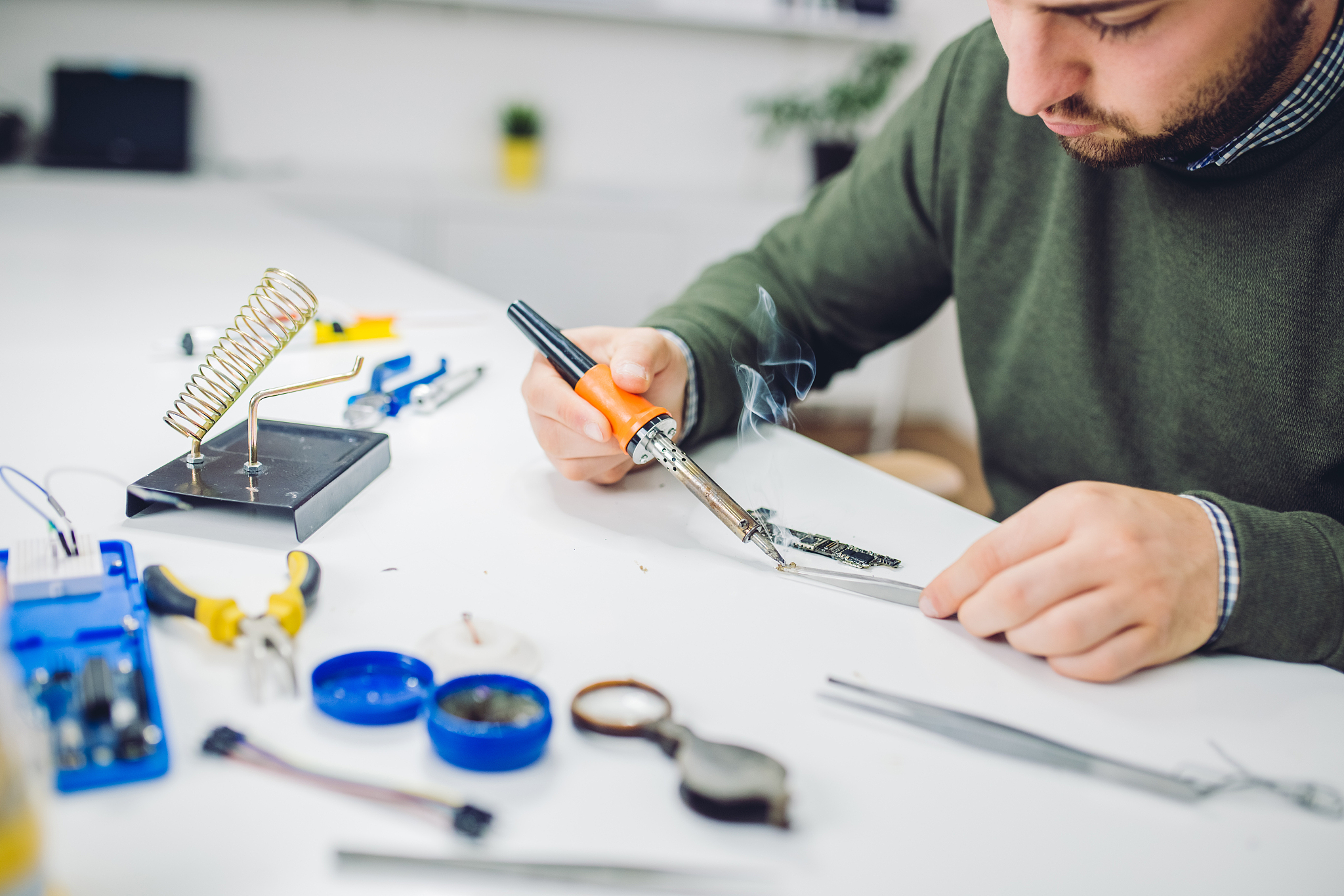 给一段 从事硬件工程师的短期计划