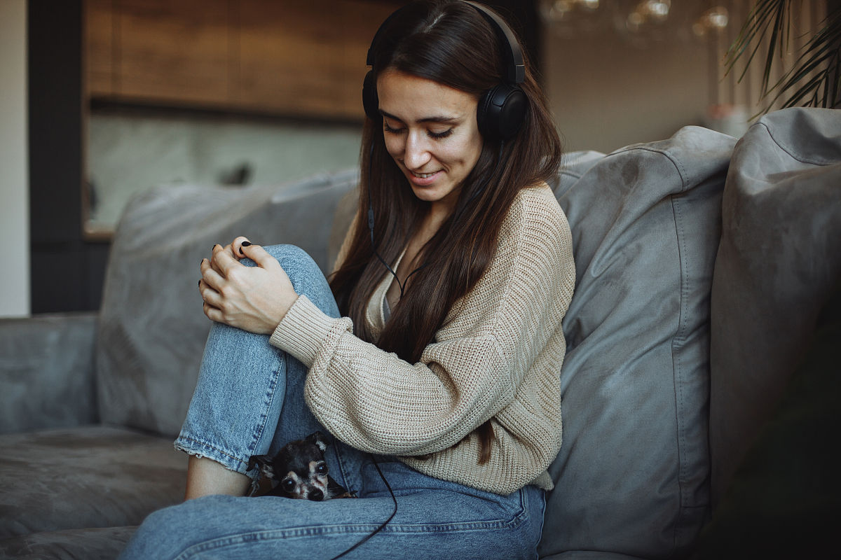 未婚男生盯着未婚美女看会怎样