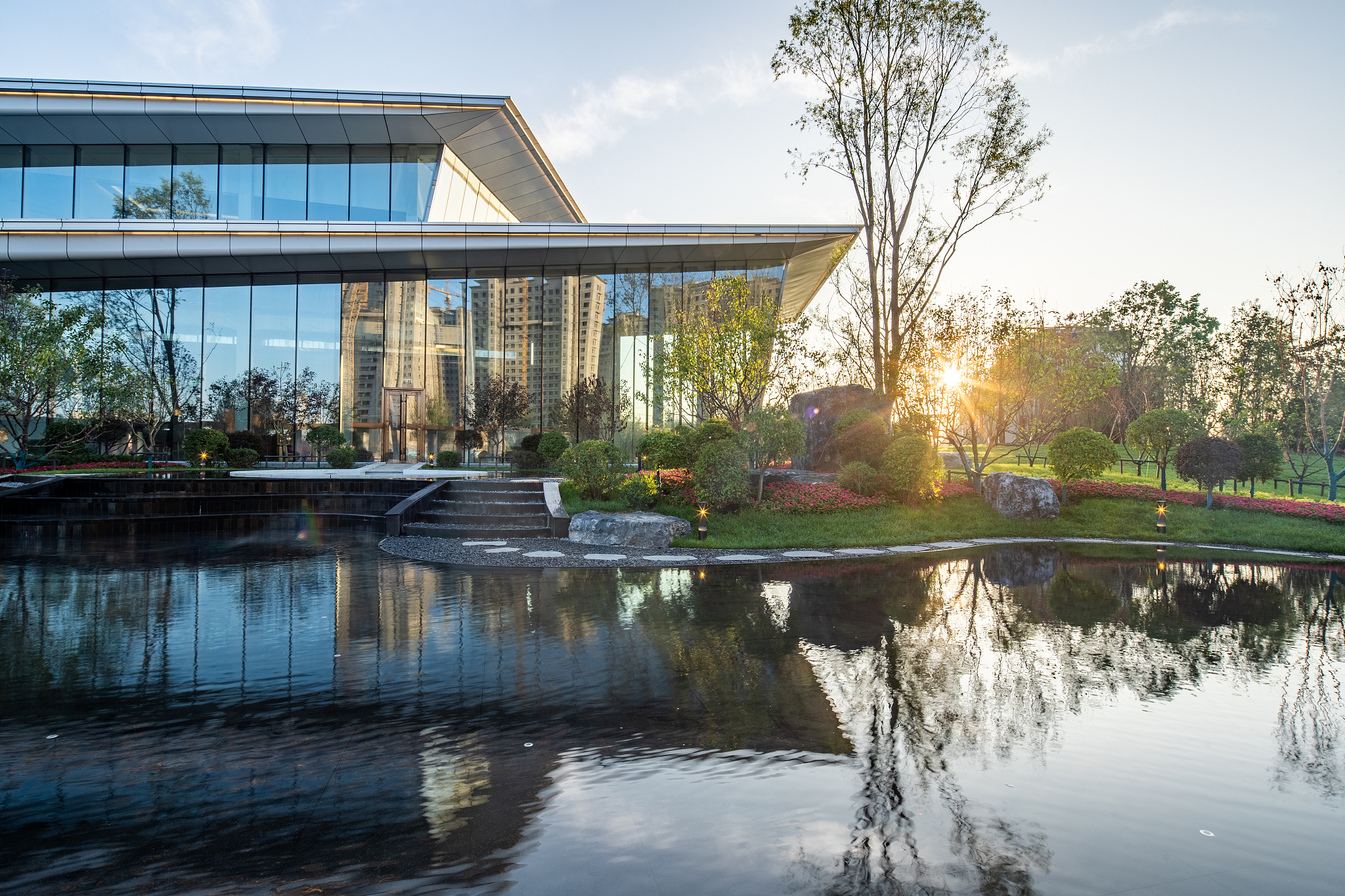 保利逸都和府：成都东进战略桥头堡，央企品质花园墅，总价350万起！