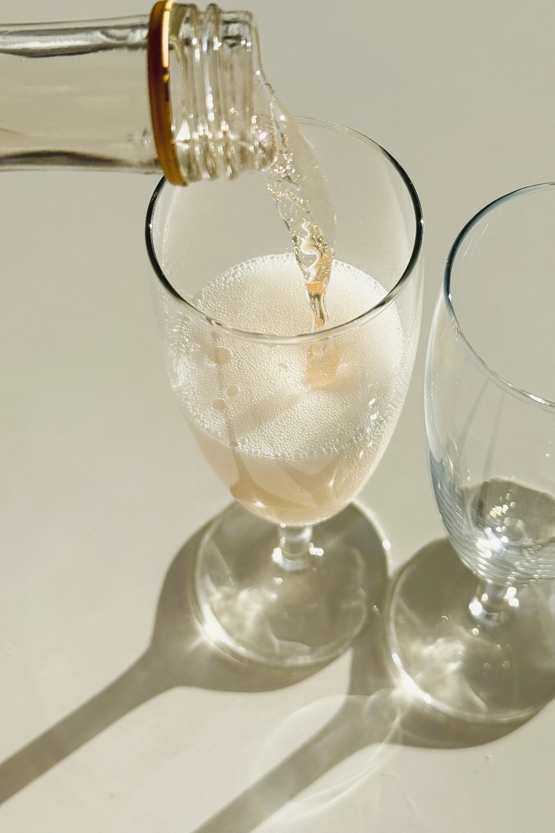 如何去除酒中的酸味？8种实用方法