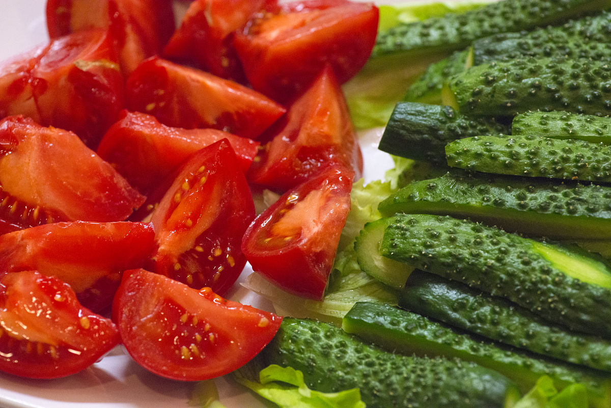 蕃茄能和黄瓜一起窄汁吃吗