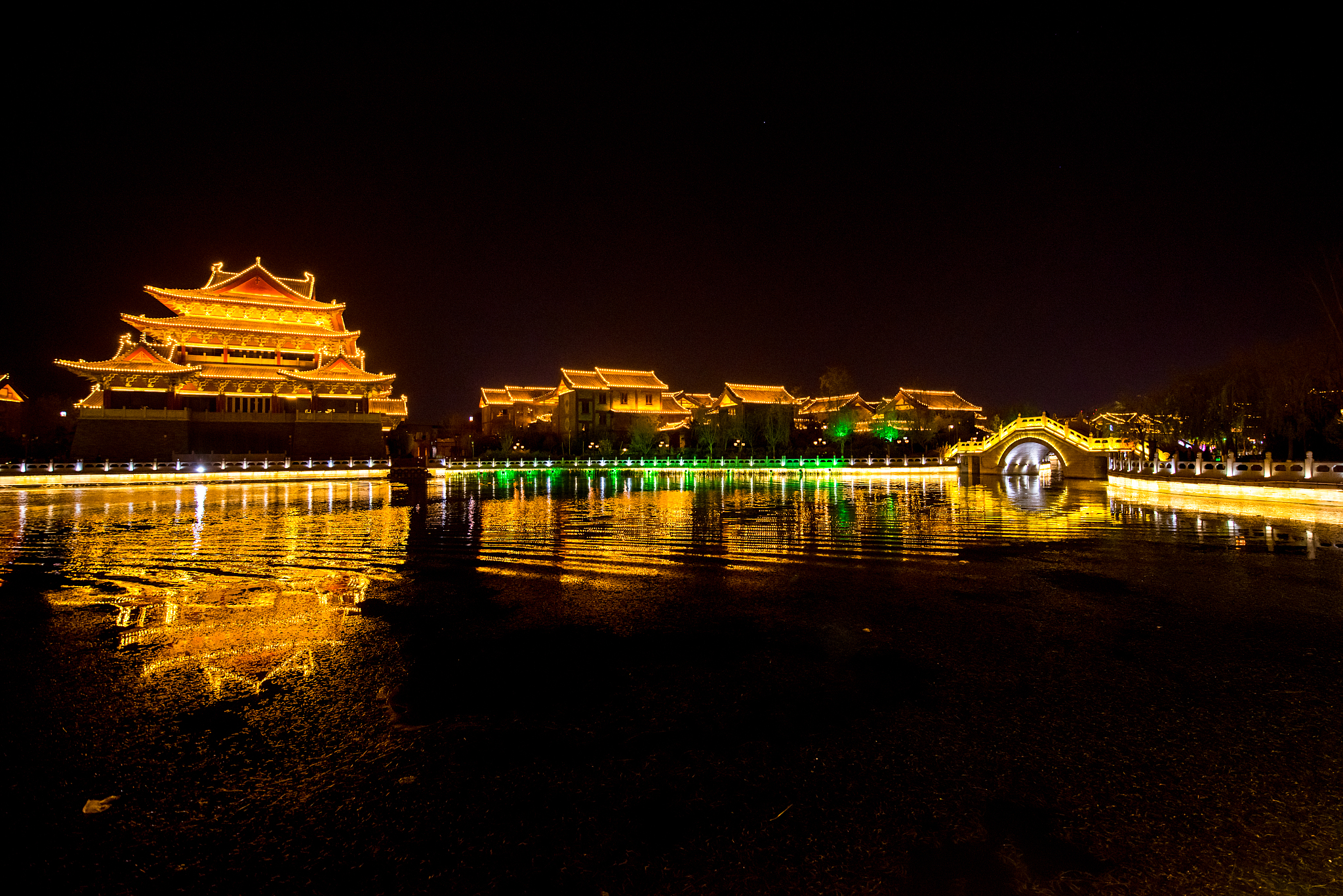河南开封清明上河园夜晚风光