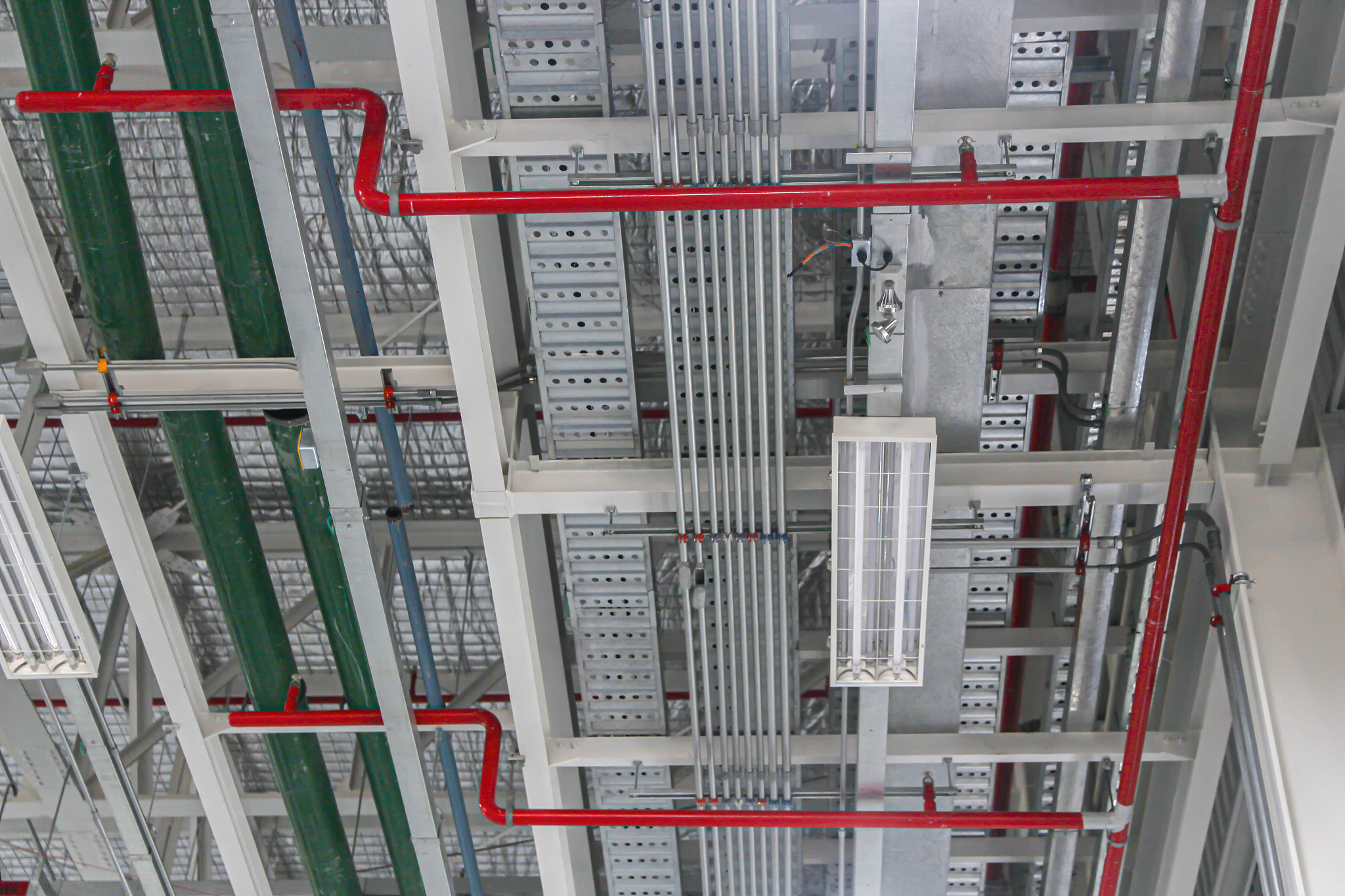 帮我写一段综合布线系统的设计原则