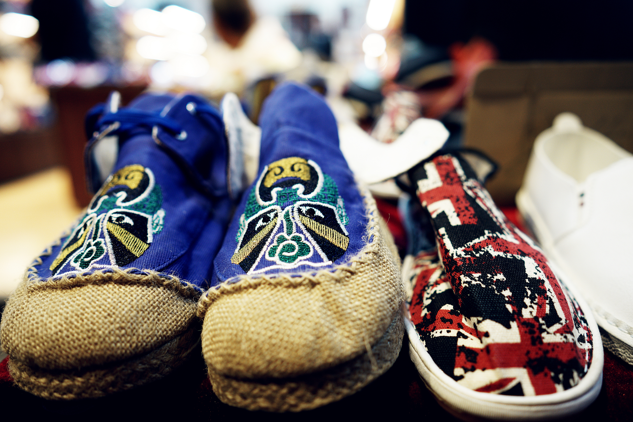 山西戏剧职业学院美术专业课程内容：素描、色彩、设计等