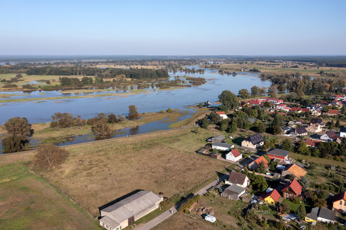 希伯花镇到公济号路线：风景优美，途经小镇和城堡