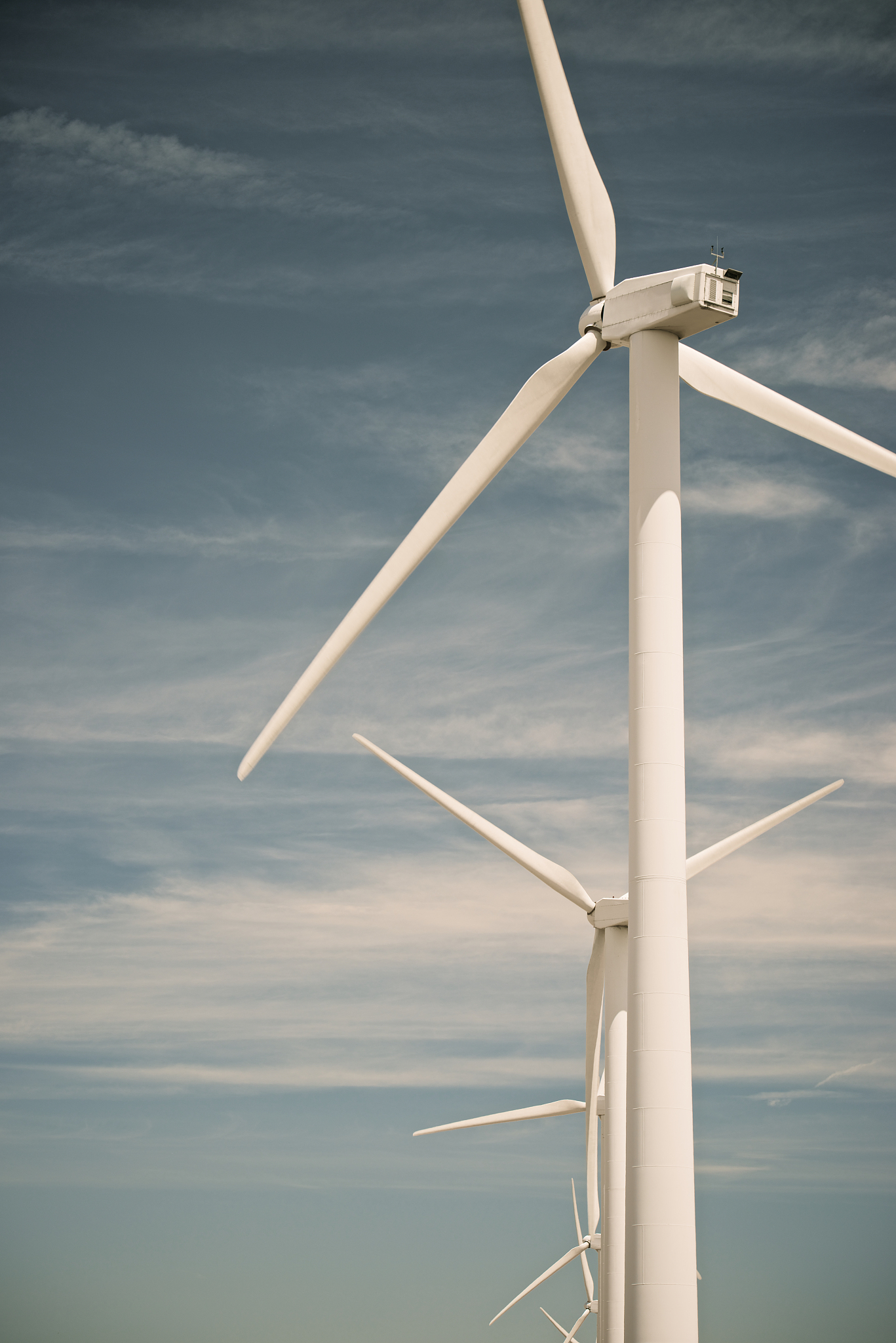 围绕风电设备贸易列举3篇外文文献作者是国外学者按照GBT 7714-2015格式