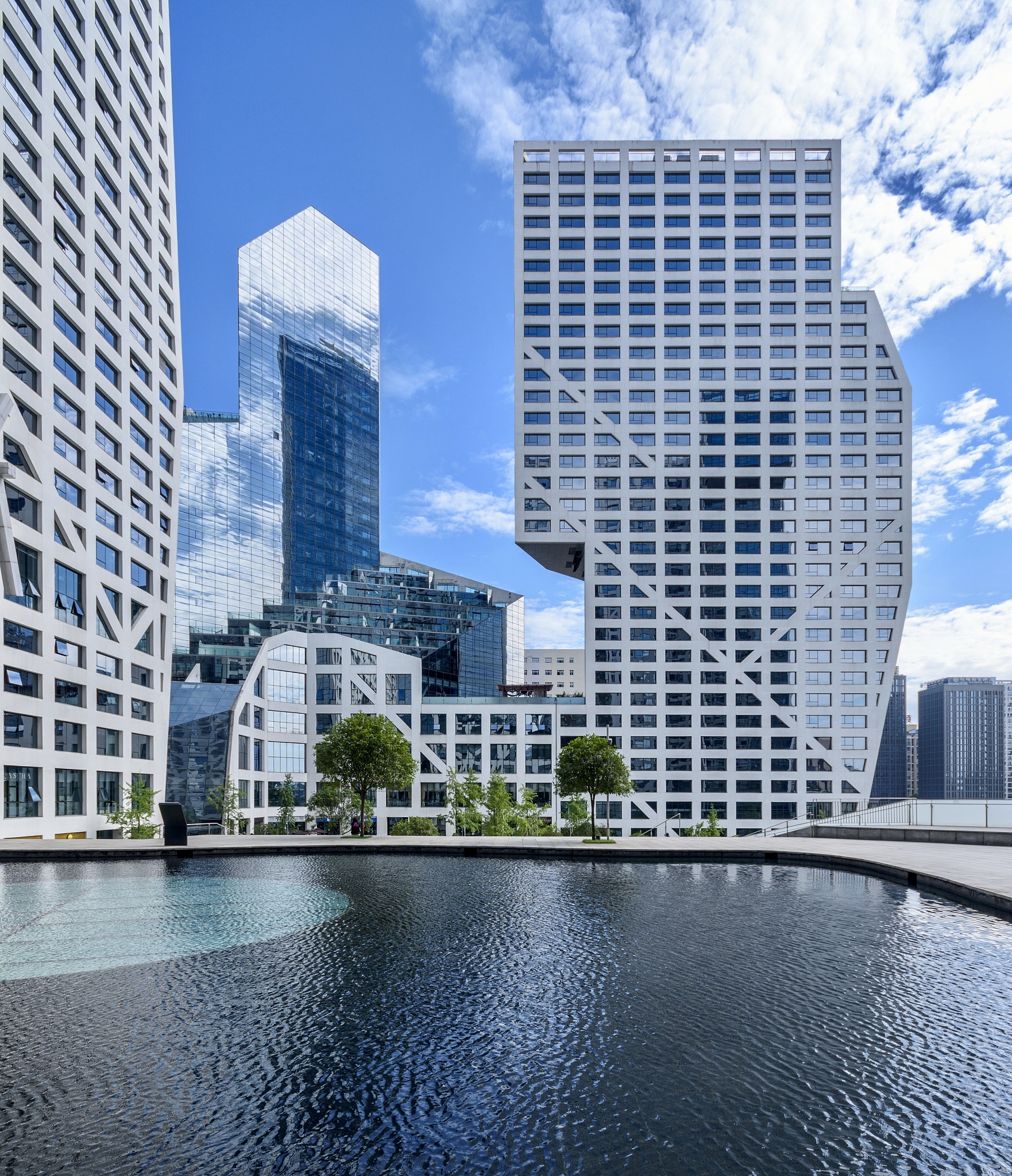 文章内容是建筑企业在成都代办入川备案内容生动