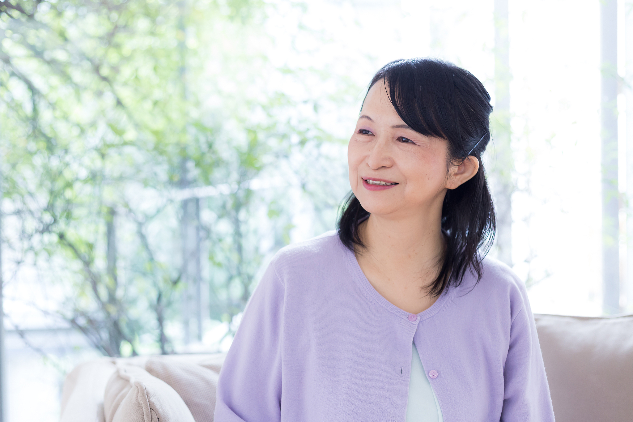 我是一个快要四十岁的中年女性生活在北京我有一个快要六岁的孩子。我做着一个还算挺体面的工作收入不错我自己的家生活也不错但是在这个时候快要40岁的时候。我的生活发生了一个比较大的变化然后才觉得自己才刚刚成年。简单介绍一下七吉出生在一个知识分子家庭29岁那年他结了婚。现在回忆起来婚后这十年的生活几乎是完美。这些年她和丈夫各自的事业都发展的很顺利夫妻双方的感情也一直很好家里很快有了房有了车也有了孩子步入了