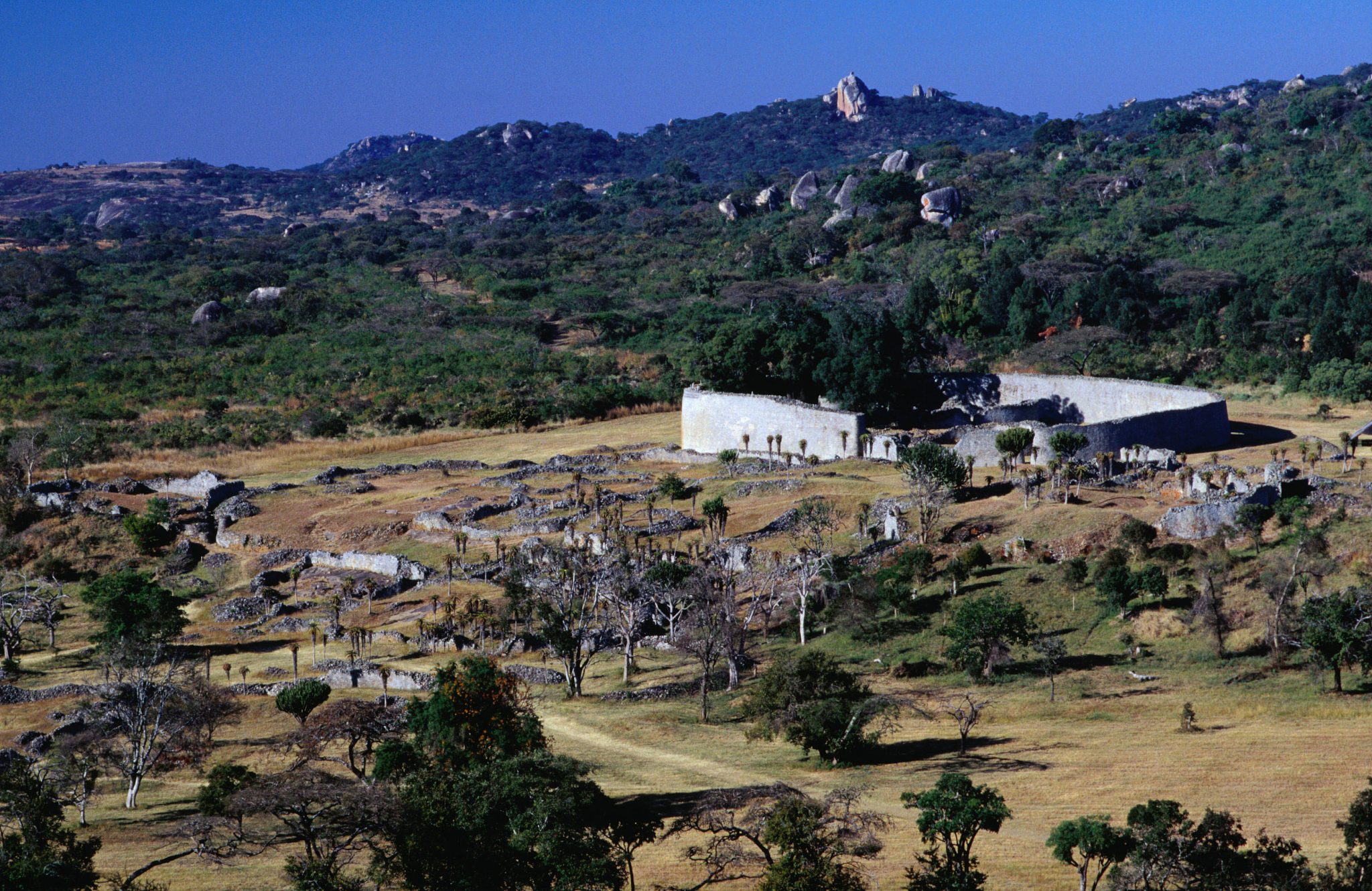 an overview of the great zimbabwe national monument, it's a gran