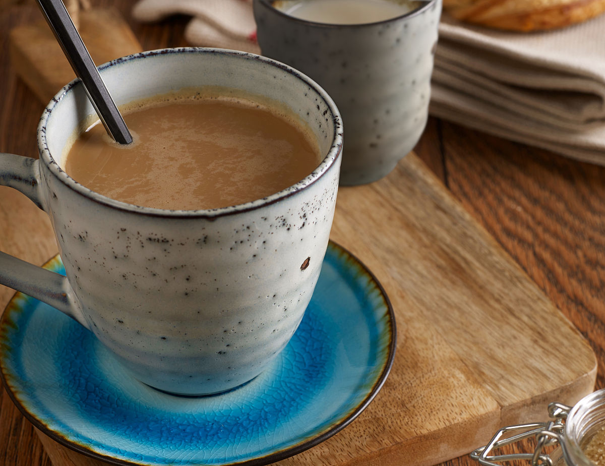 自制奶茶的做法：简单易学，在家轻松制作一杯香浓奶茶