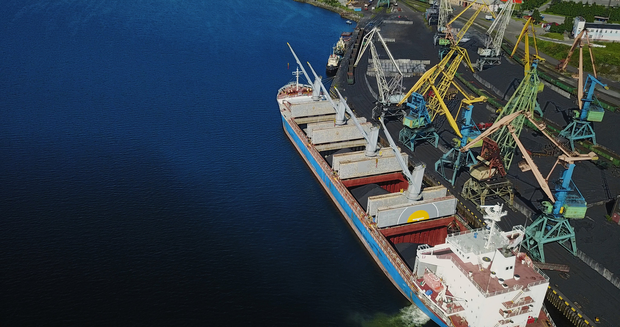 我国航海涉及产业丰富在国民经济中占据重要作用。将以上凝练成富有诗意的标题