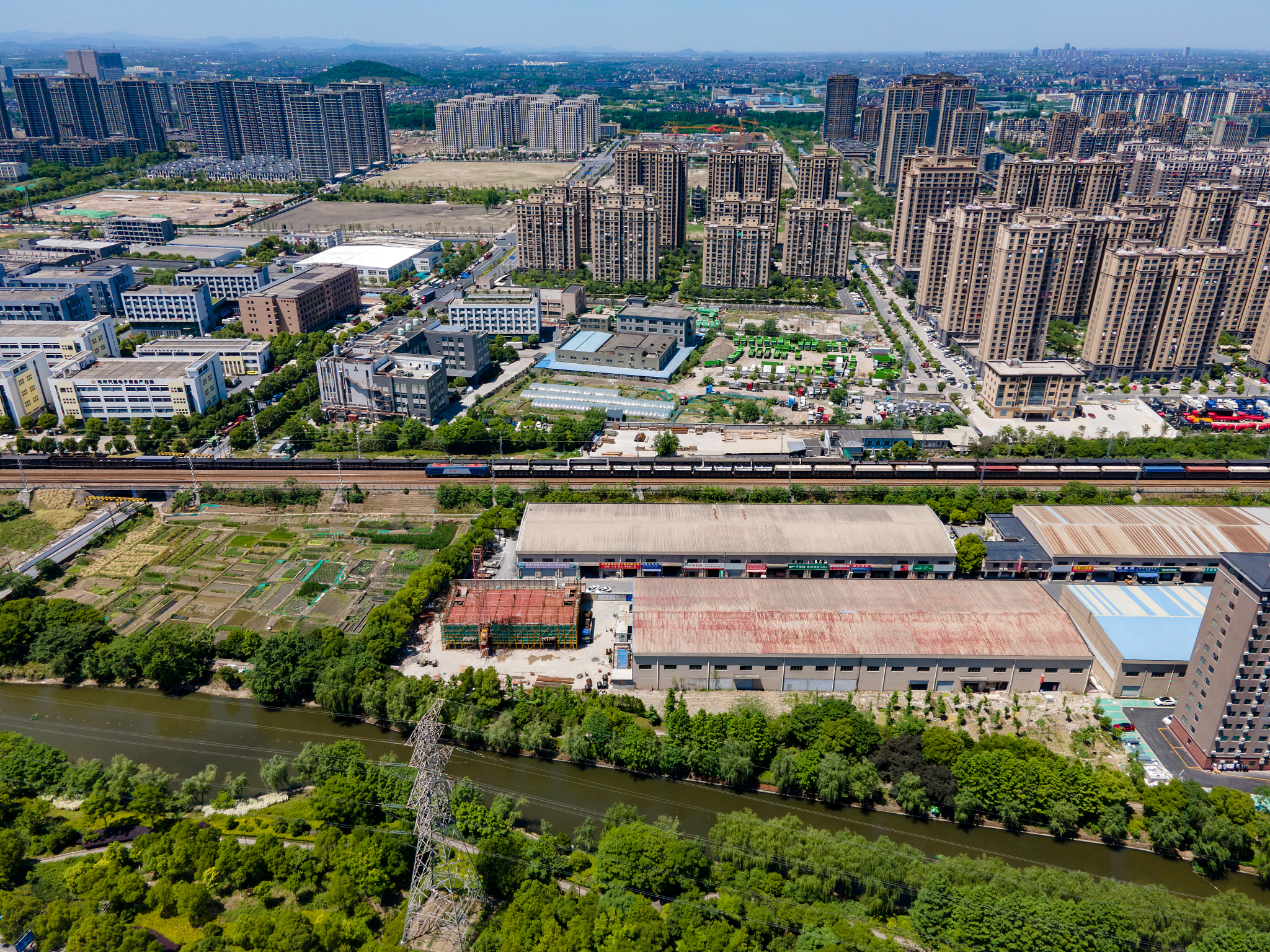 屏山经济开发区：产业新城、生态新区、旅游新区