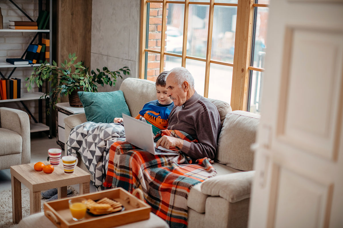 初中毕业学护理就业前景怎么样？
