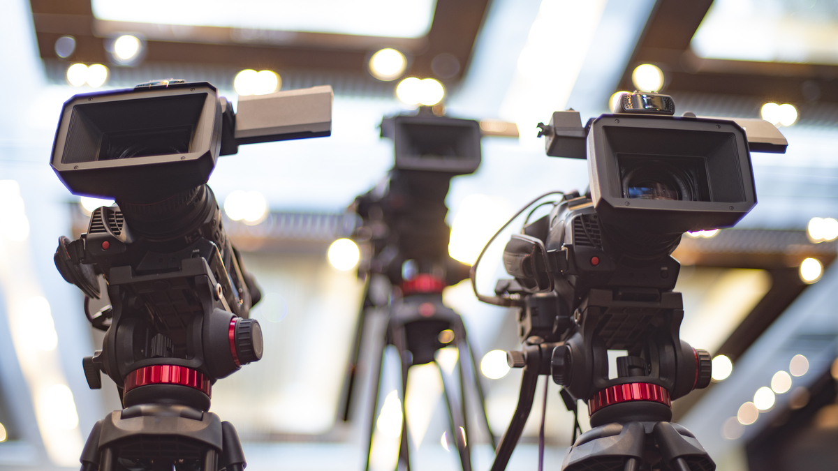 初中毕业可以学影视后期吗？0基础学影视后期难吗？