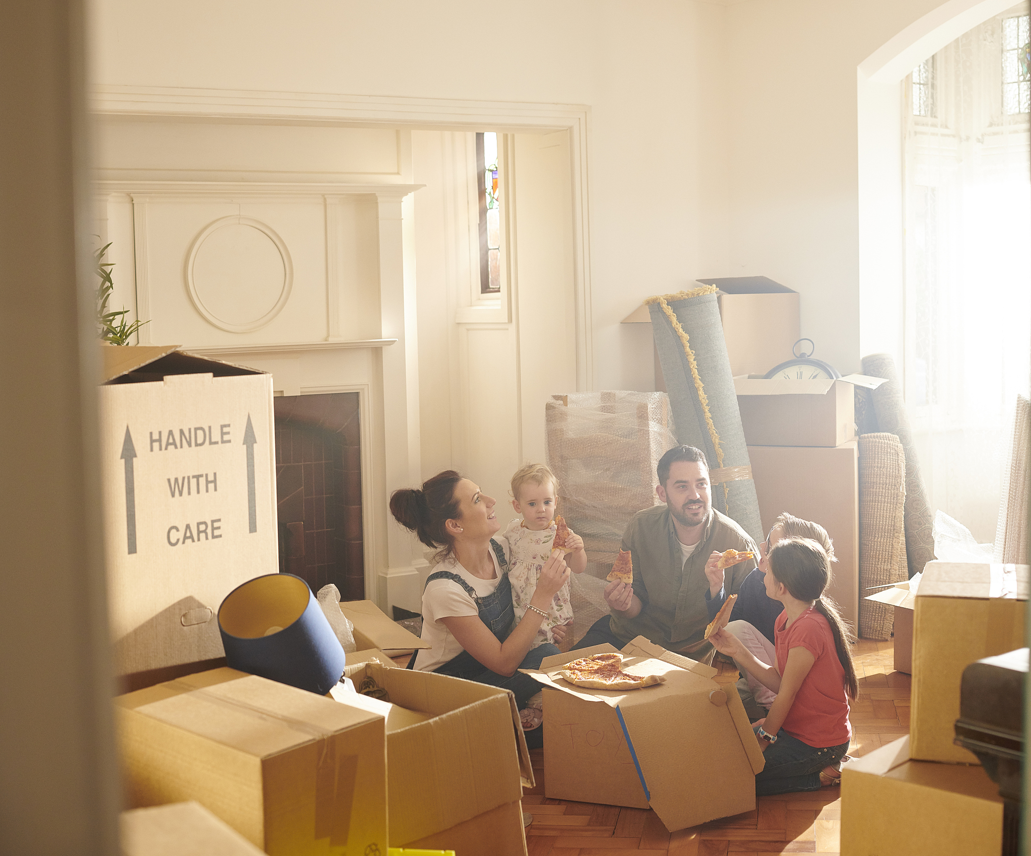 用英文写这篇论文的从《老友记》和《爱情公寓》中看中美幽默的表达差异分的部分段落尽量长一点严谨一点这部分标题如下Cross-Cultural Interpretation and Reception41 Translation Challenges42 Cross-Cultural Adaptation43 Cultural Apprecia Underlying Themes