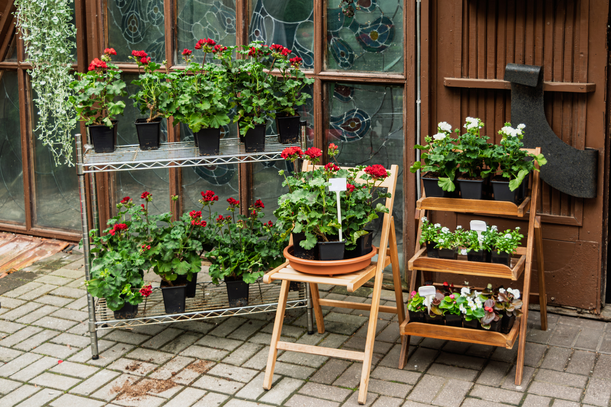 现代工业风蔬果阳台的设计功能