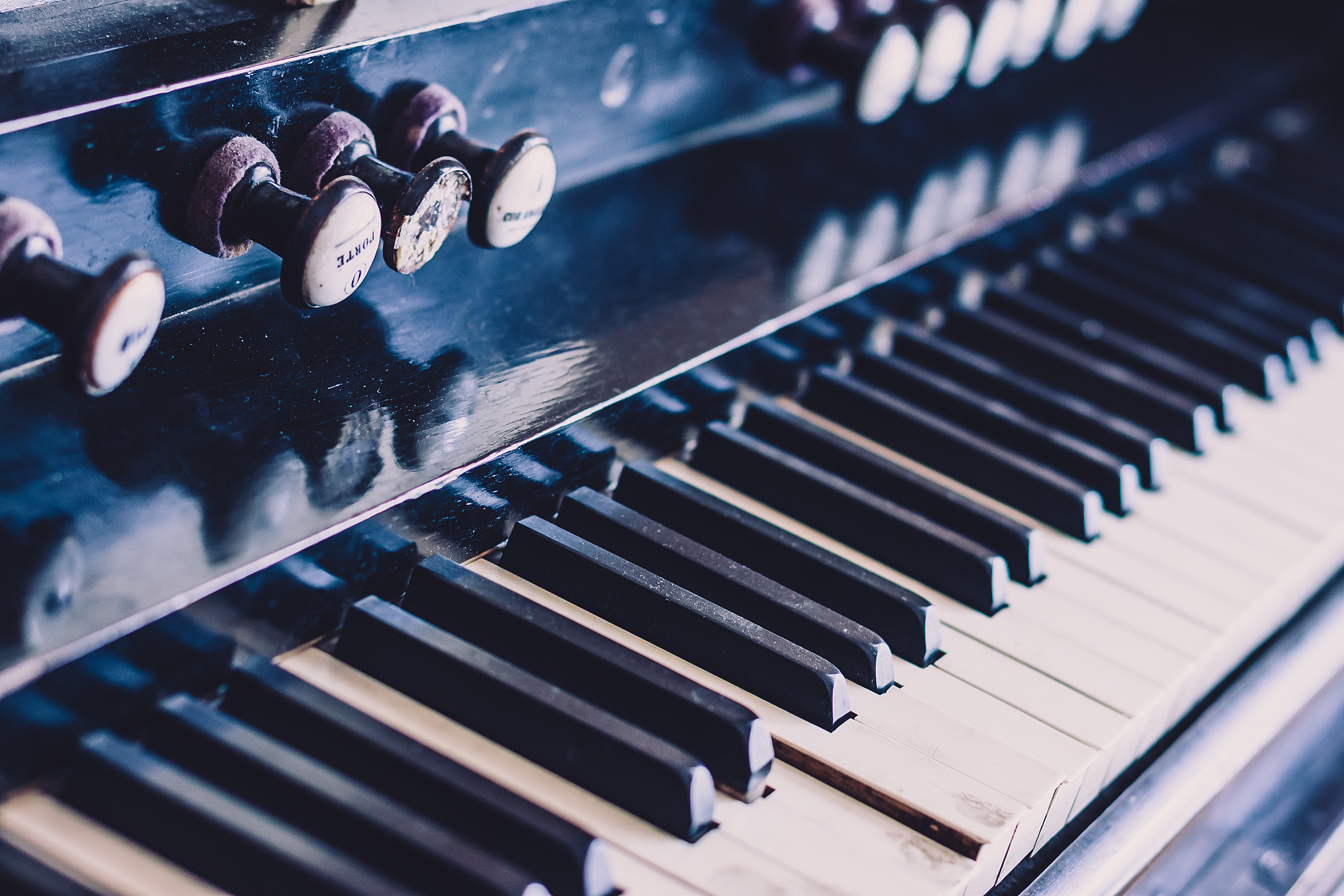 钢琴培训机构清明节宣传词，突出师资力量