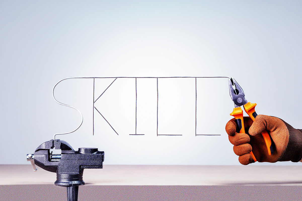 EIOI 字母组合能组成哪些单词？