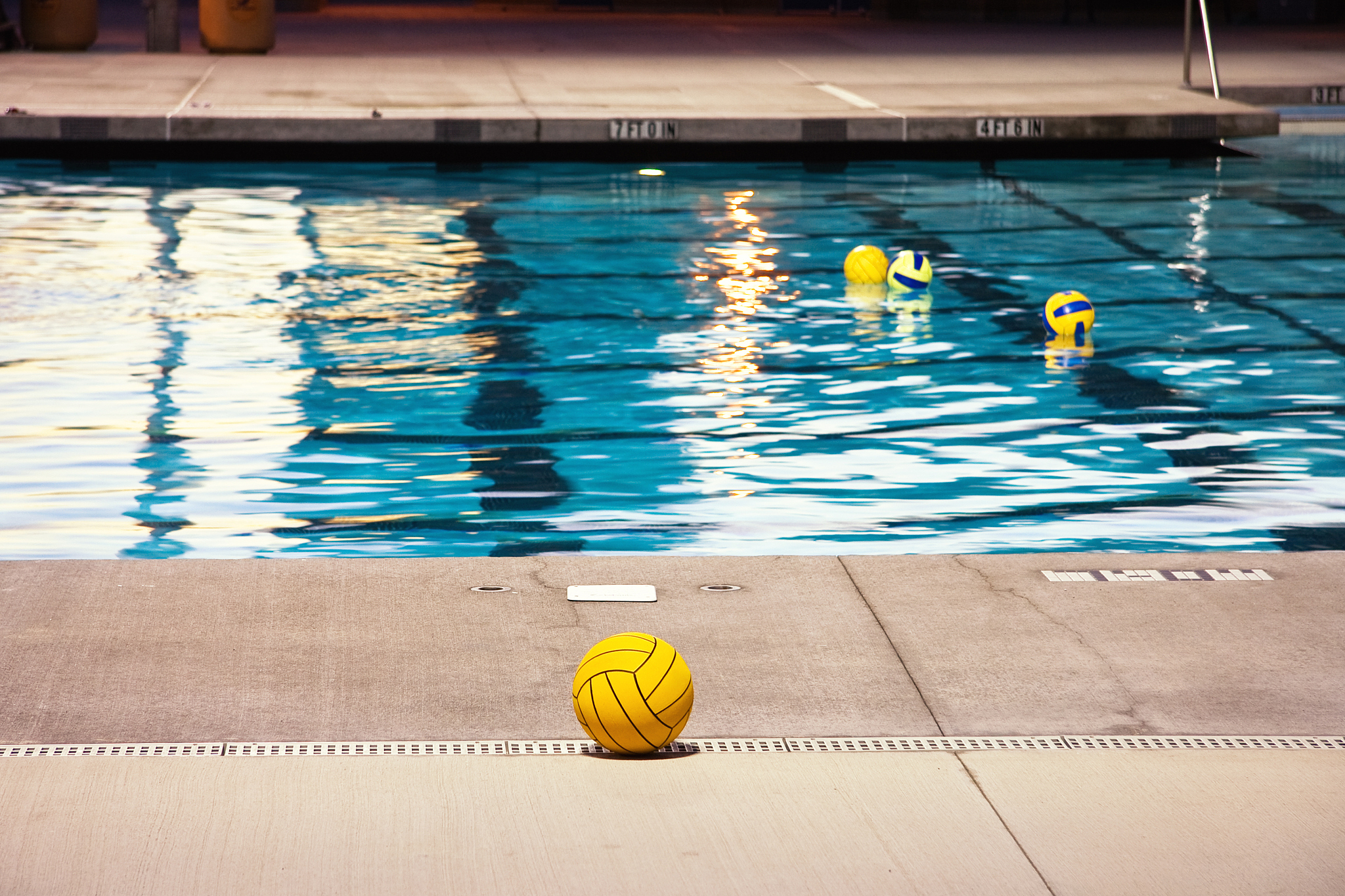 swimming pool water polo
