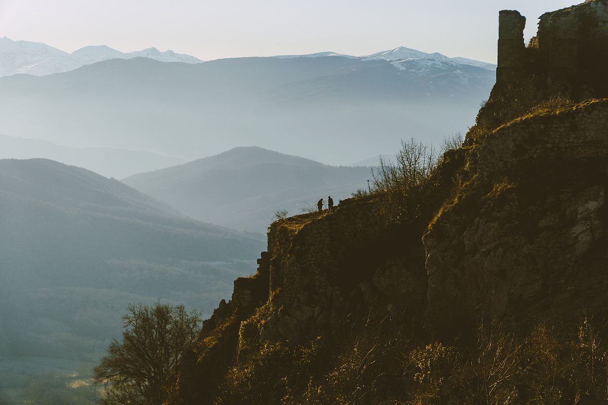 人与自然和谐共处：人的自然化与自然的人化