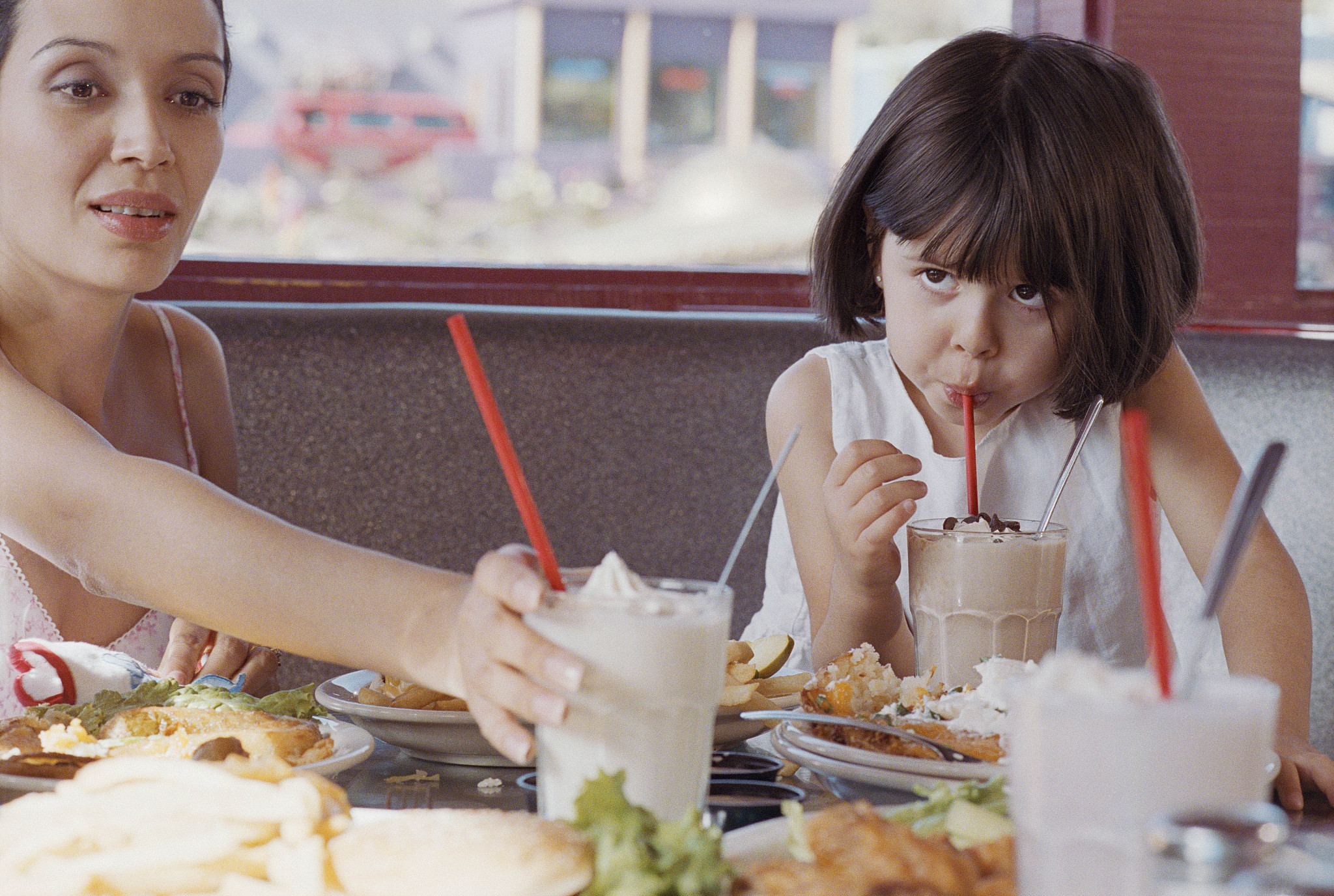肚子饿了？妈妈给你做饭或订外卖！