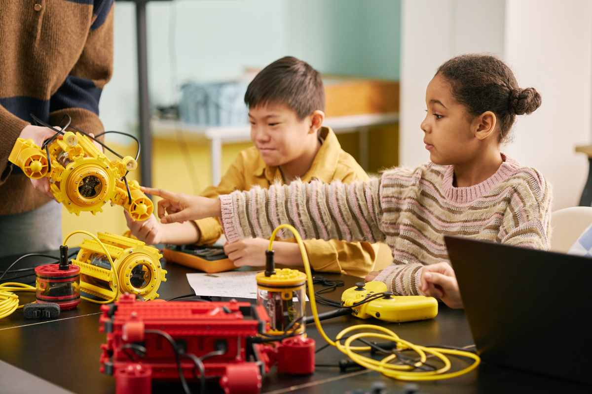 五月花学校升学班工业机器人专业招生