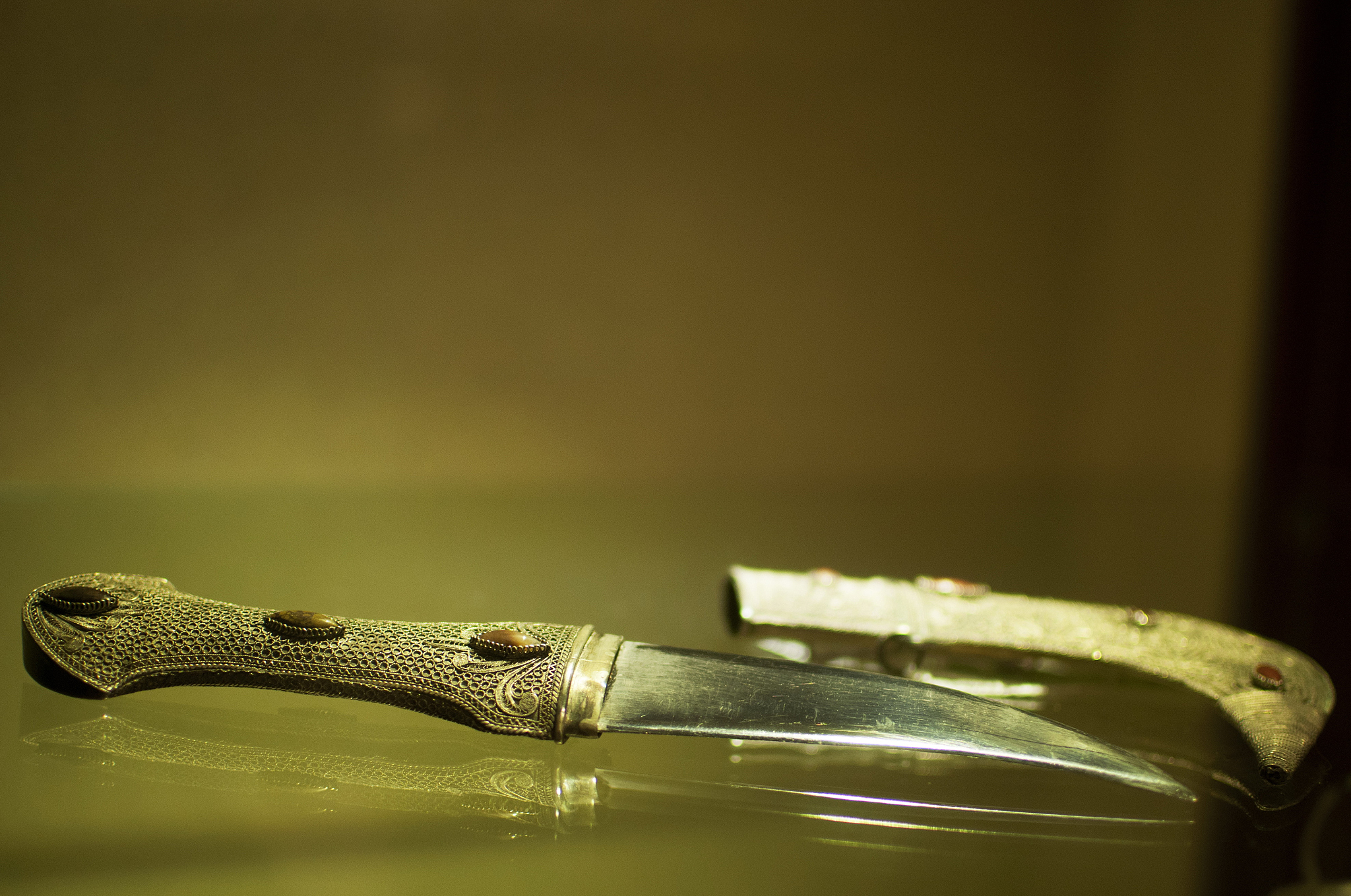 stiletto knife.
