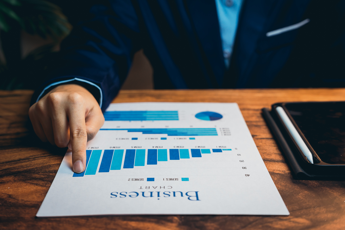 اختيار مؤشر فني وخوارزمية التنبؤ بالبيانات، تعيين بعض المعلمات اللازمة وتدريب نموذج التنبؤ بالأموال باستخدامالبيانات السابقة للأسهم翻译英语