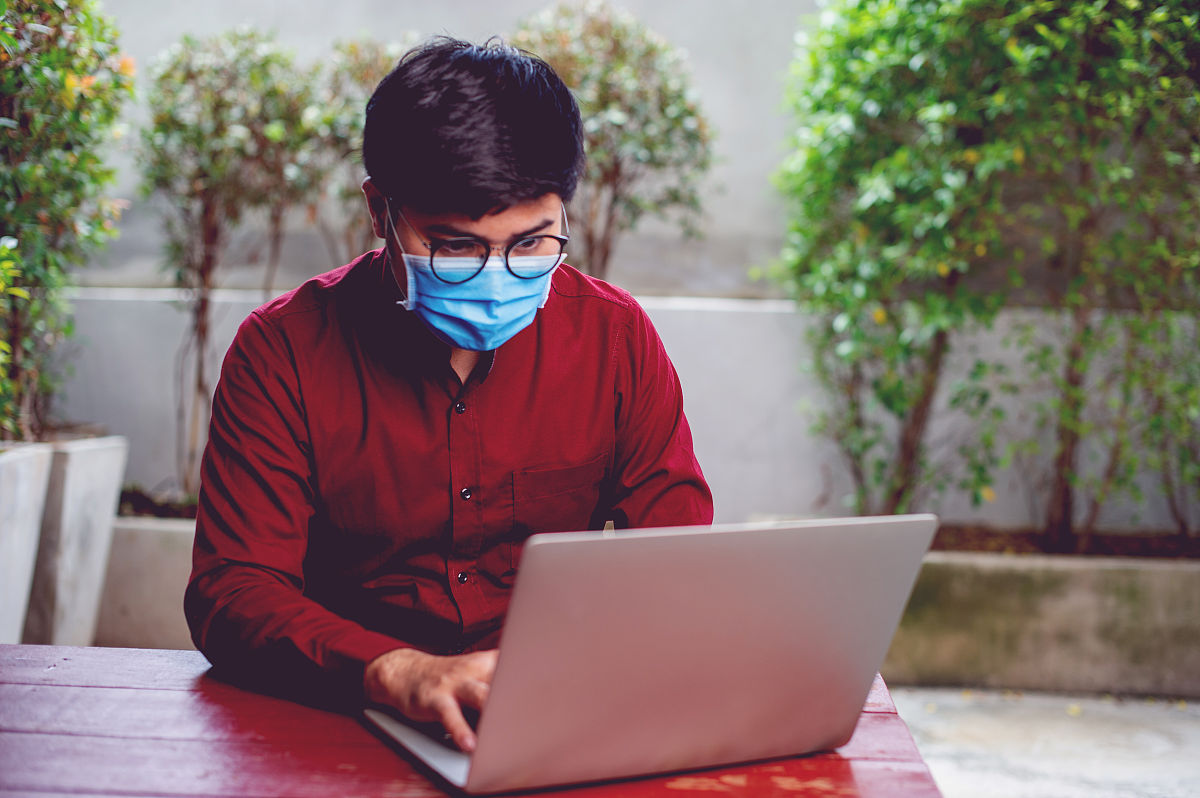 编制一篇信息化网络安全管理考试题要有单项选择题、多项选择题、判断题、填空题、简答题各10题含答案