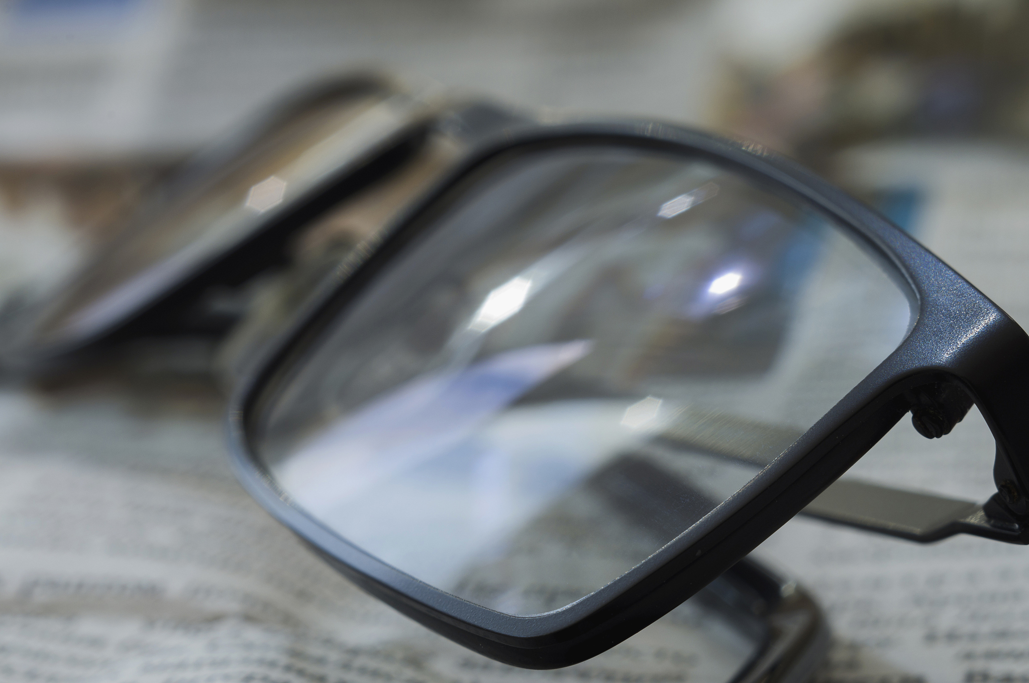 雅戈斯顿镜片怎么样？深度解析及优缺点