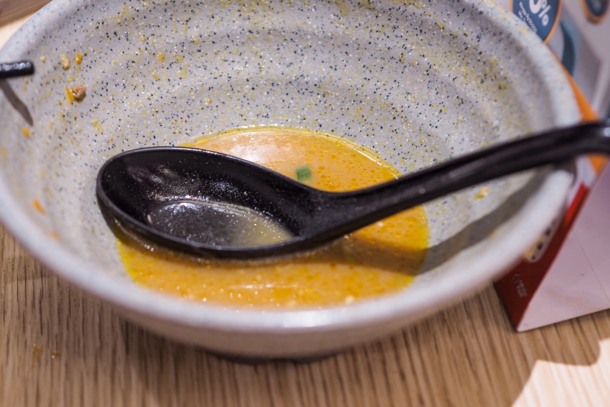 甜面酱的口味特点：甜而不腻，鲜美独特