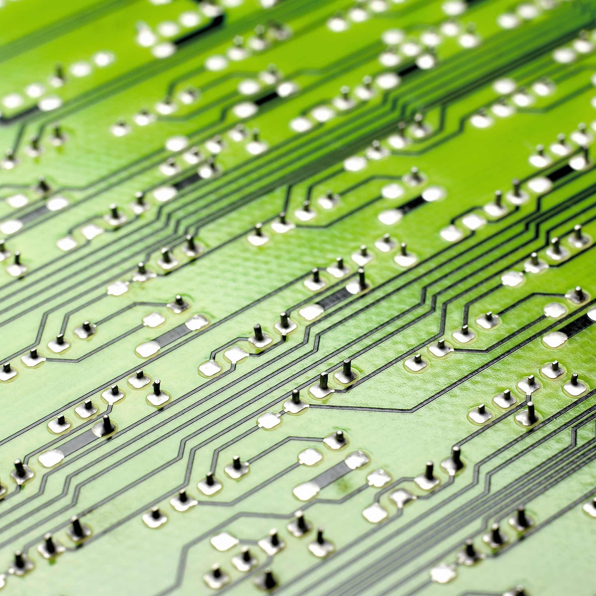 分析中国超薄覆铜板产业的3000字文章