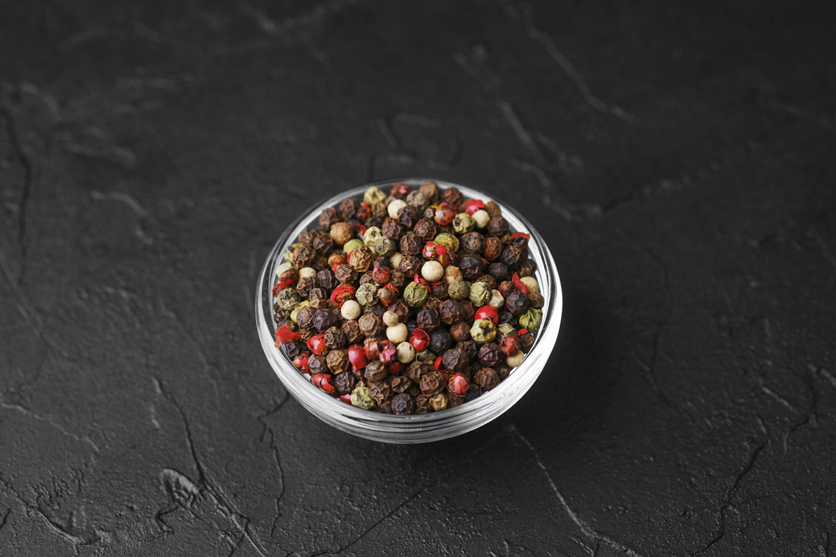 花椒和胡椒的区别：功效、作用及烹饪应用