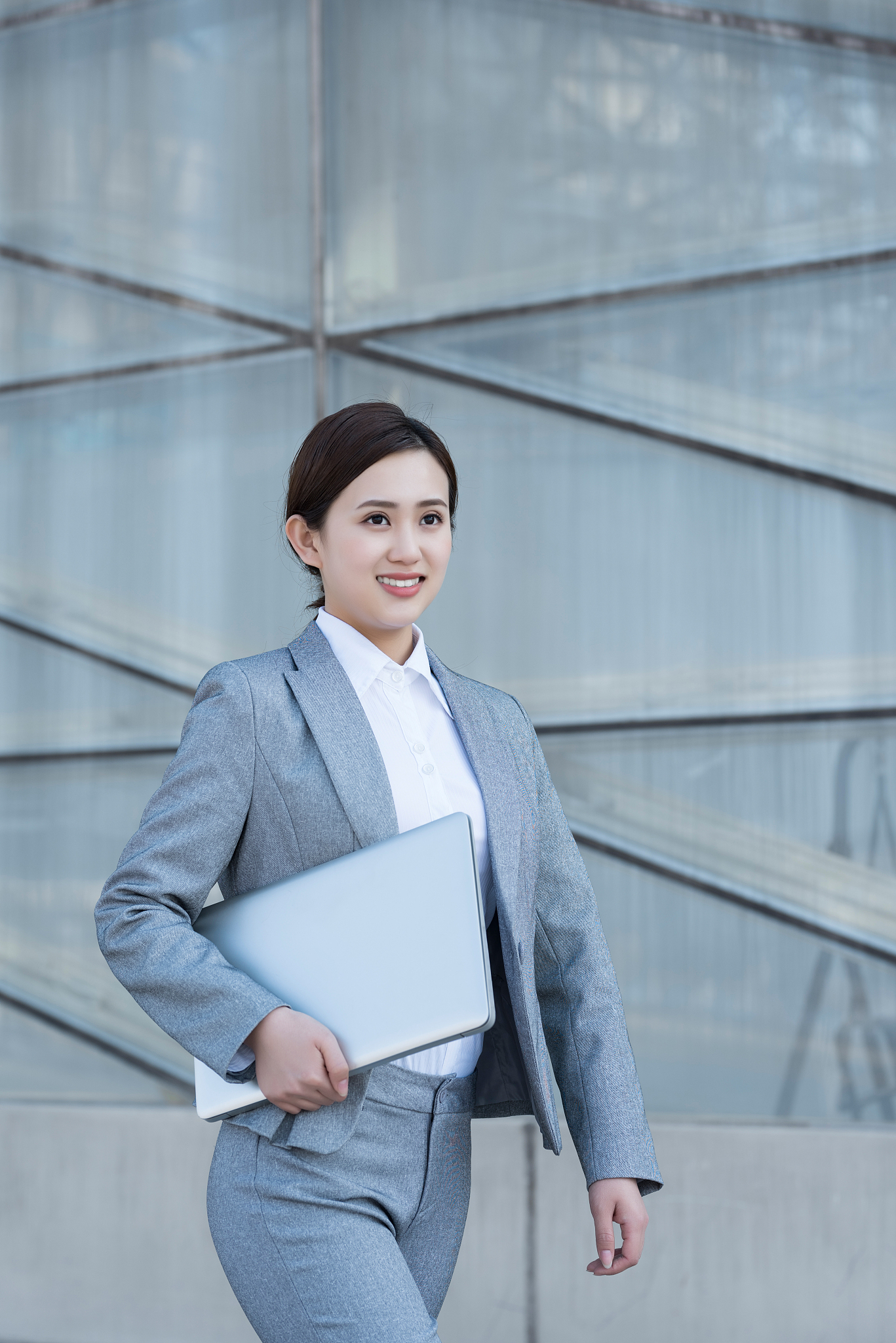 女孩子月薪过万的职业 什么工作更吃香