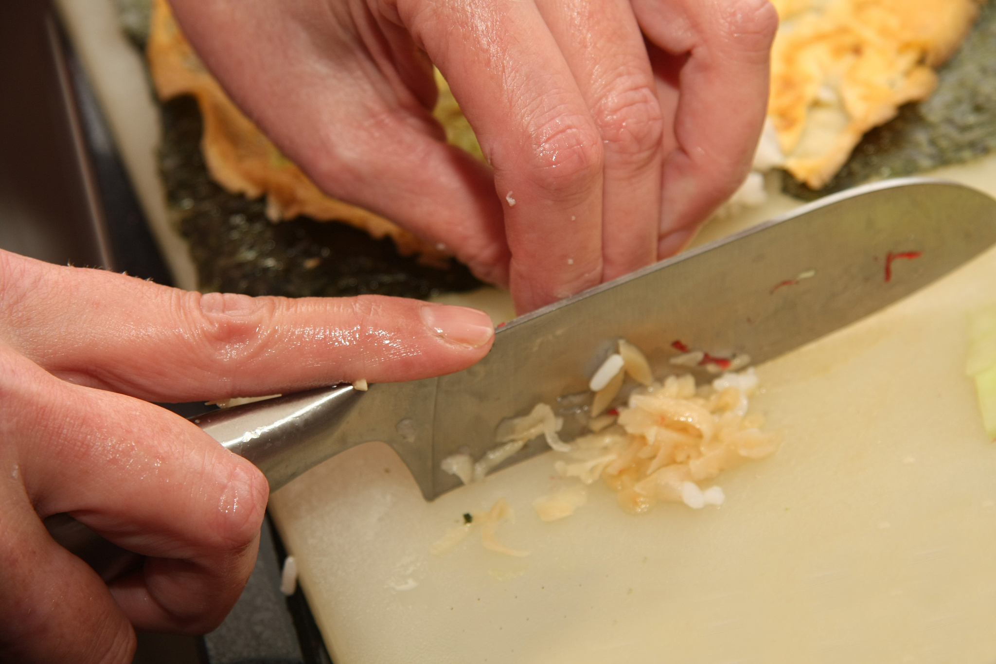 渭南厨师学校分享：姜盐烹饪技巧，让你的菜肴更美味！