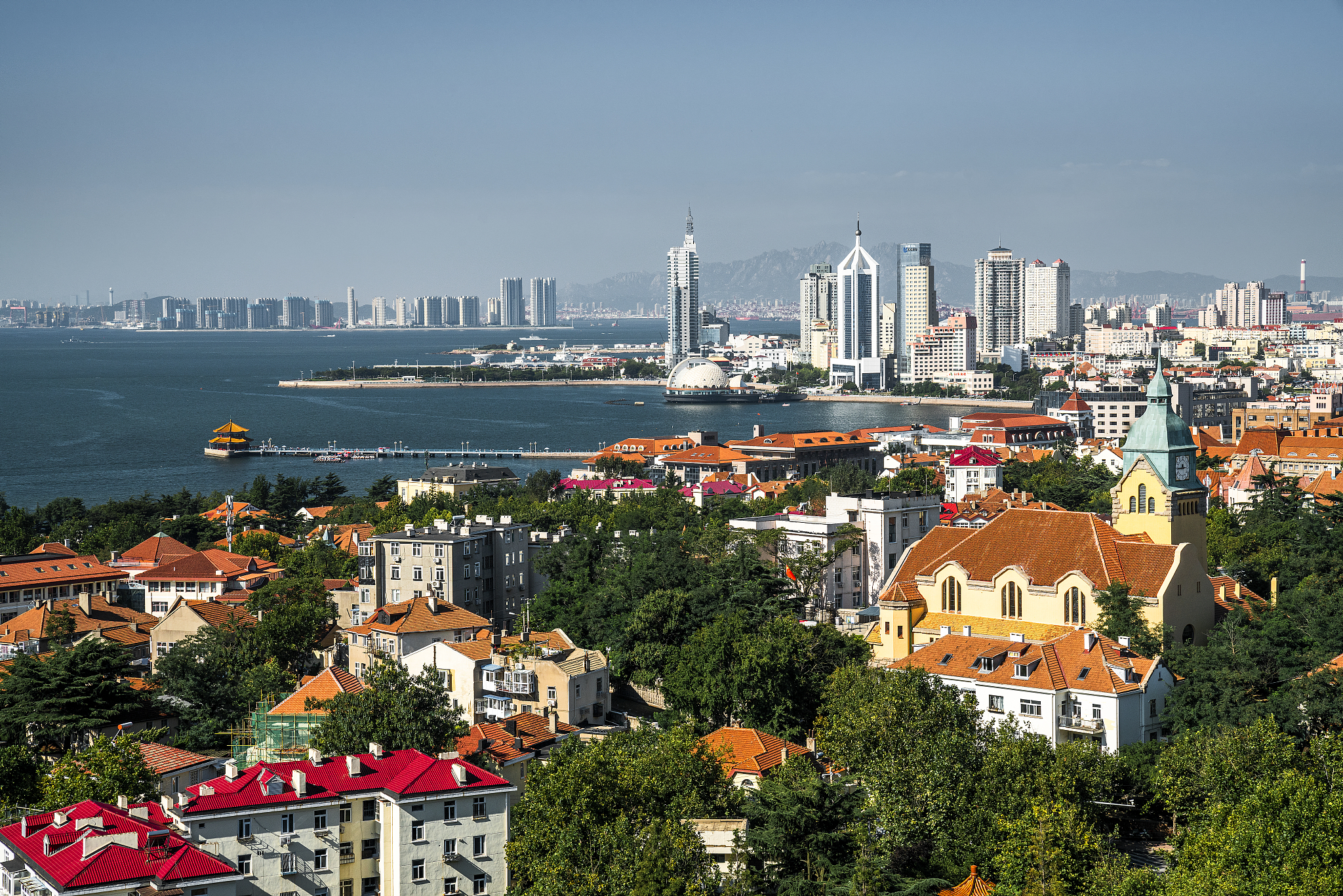 请描述下青岛市的生态文化历史及资源