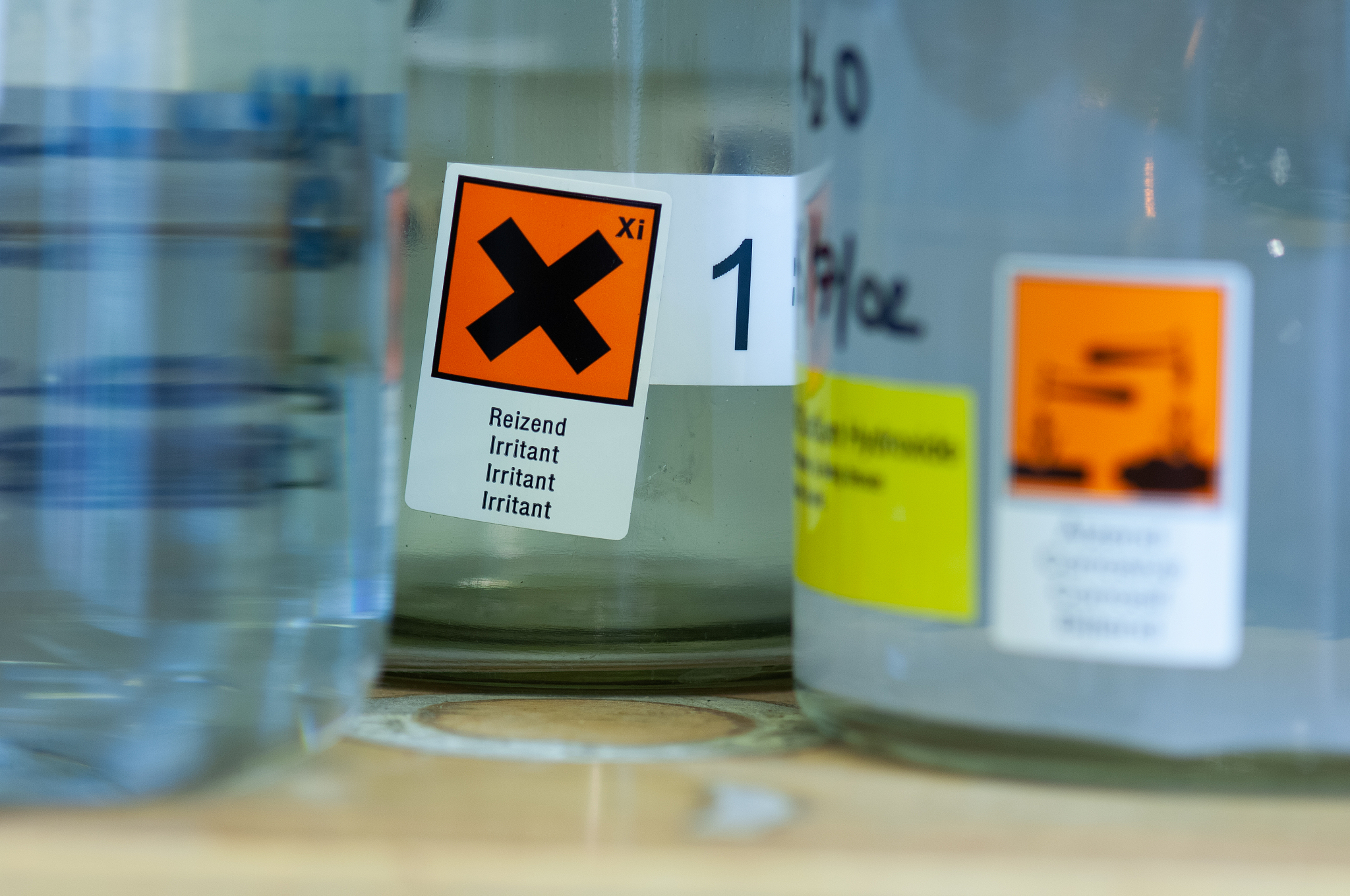 翻译
If cylinders are used, they must be marked with a NIOSH approval label.