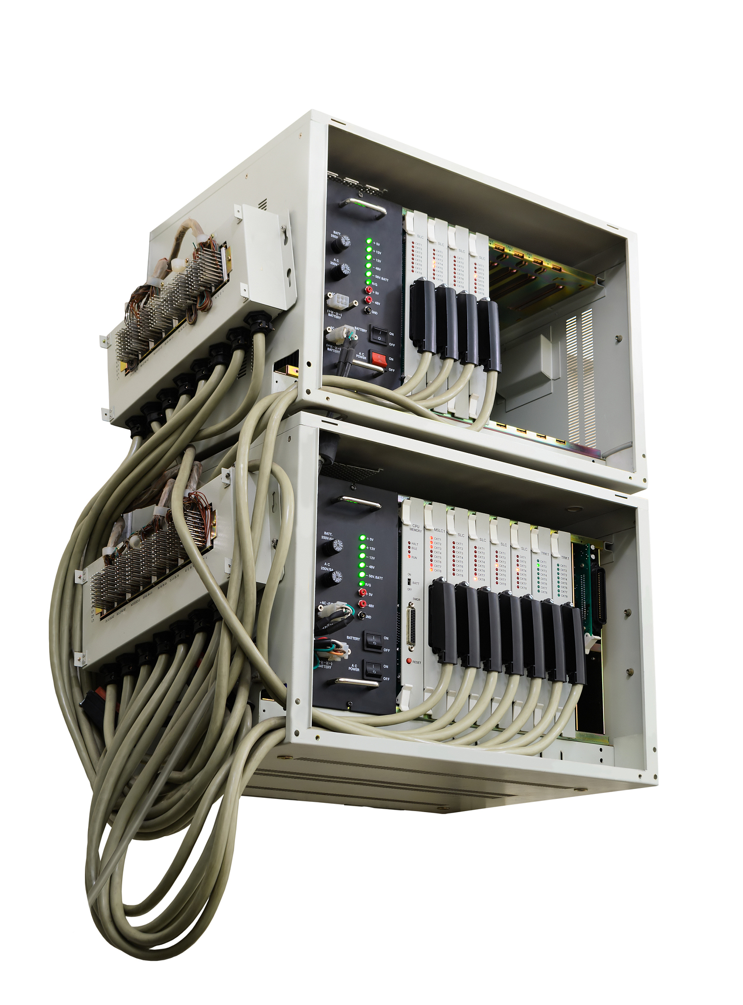 当UPS从逆变器供电向市电交流旁路供电切换时逆变器频率与市电交流旁路电源频率不同步时将采用先接通后断开来执行切换操作吗