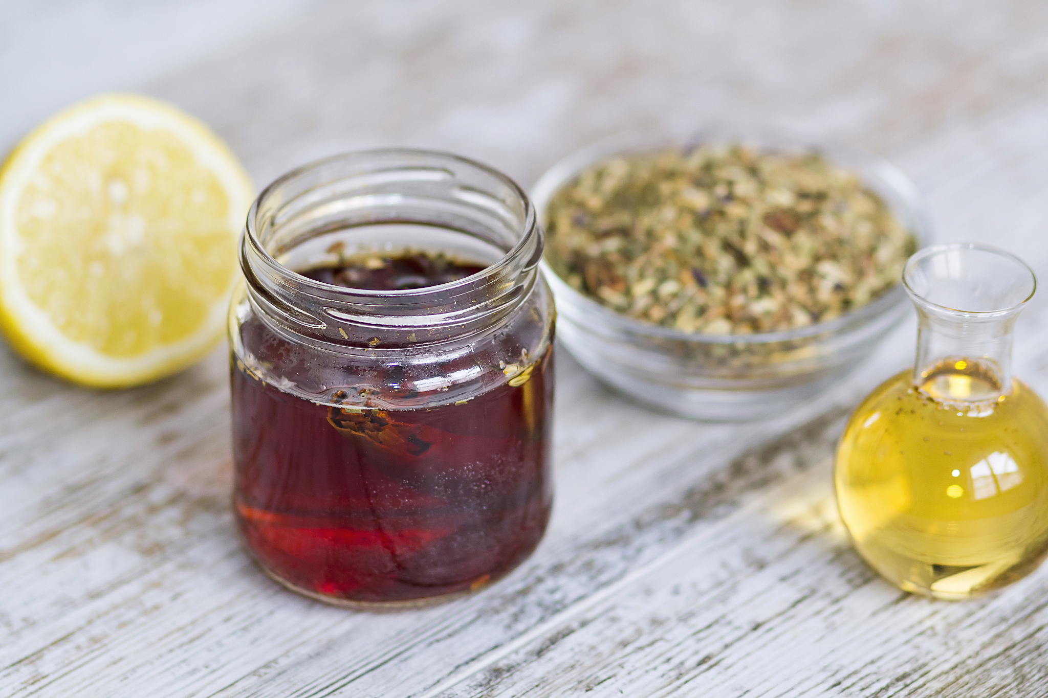 过敏性鼻炎偏方：盐水洗鼻、蜂蜜水、姜茶等