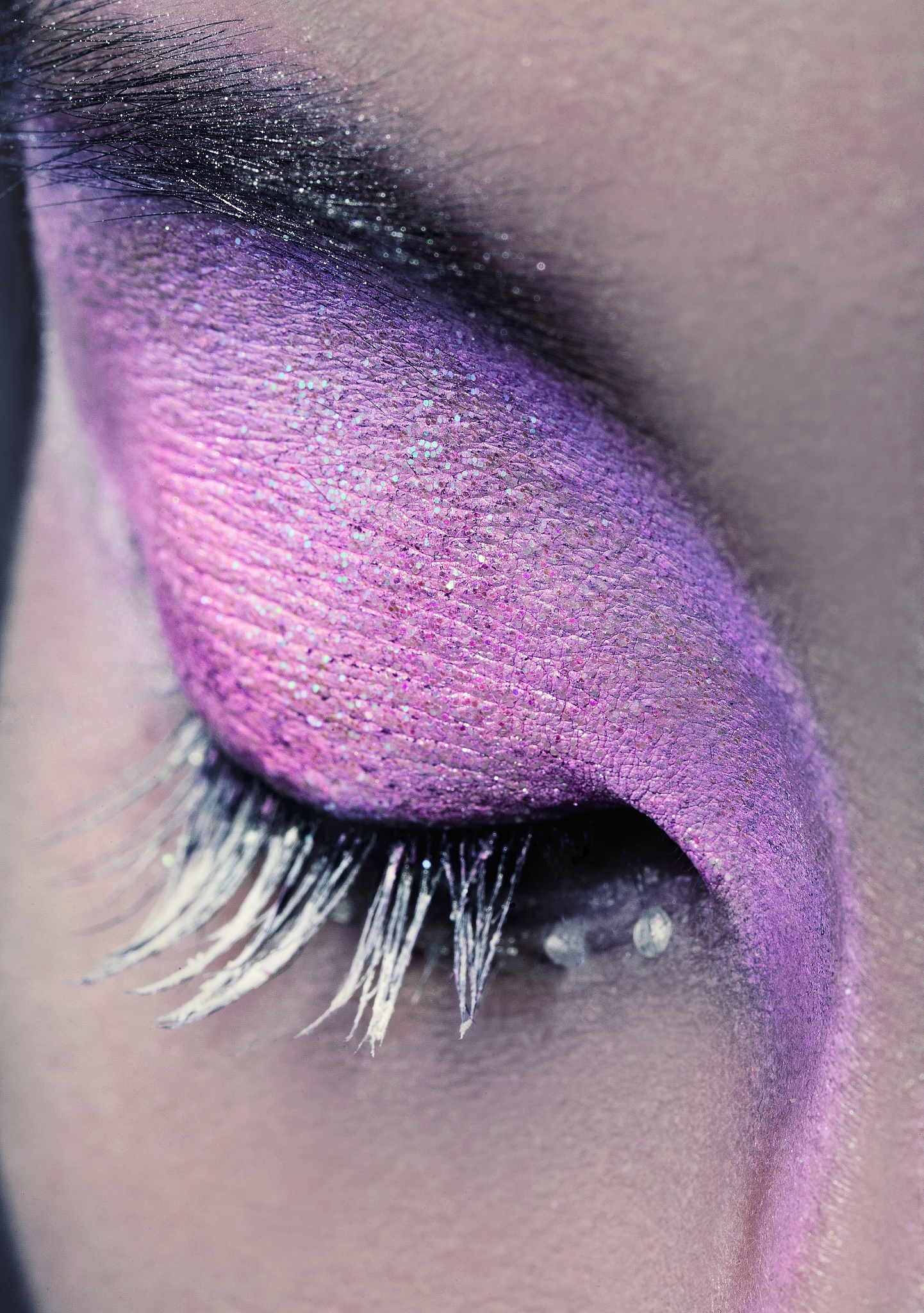 100字抖音配文，推荐一款紫色眼影