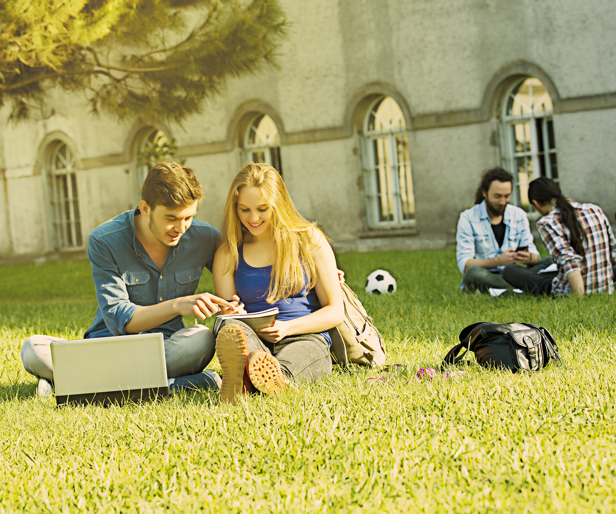 南宁工贸职业技术学校2021年招生对象-初中/高中毕业生报名