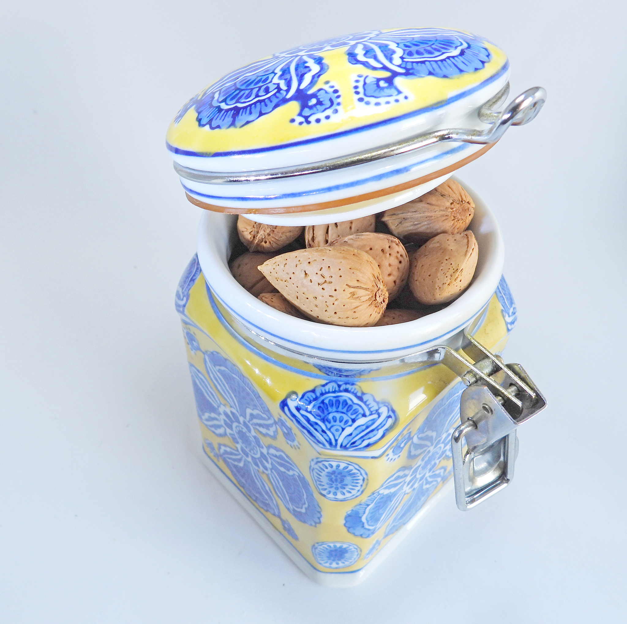 高血压患者：碳酸钠和氢氧化钠可以吃吗？