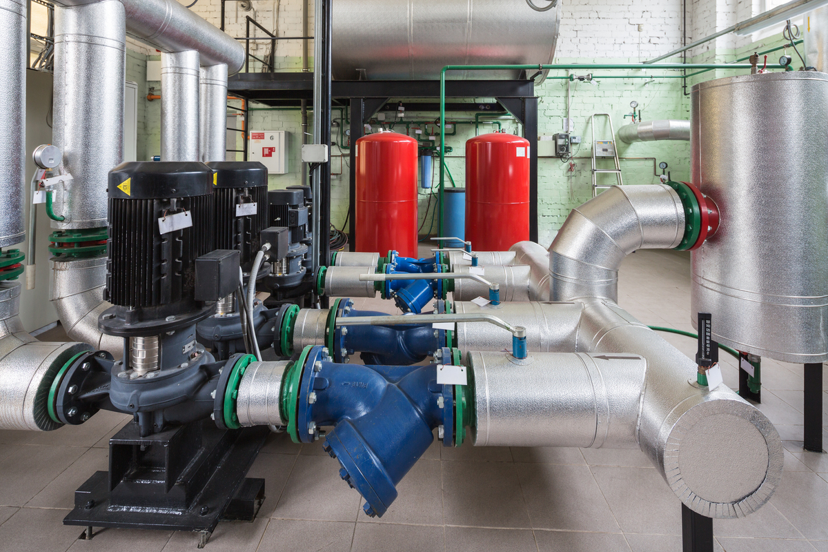 室外低温下，螺杆机如何进行控制调整？