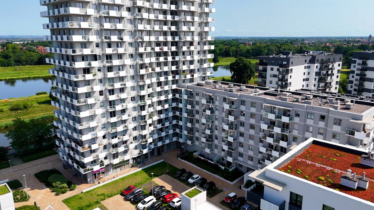 My Friend Annie's New Apartment in the City Center