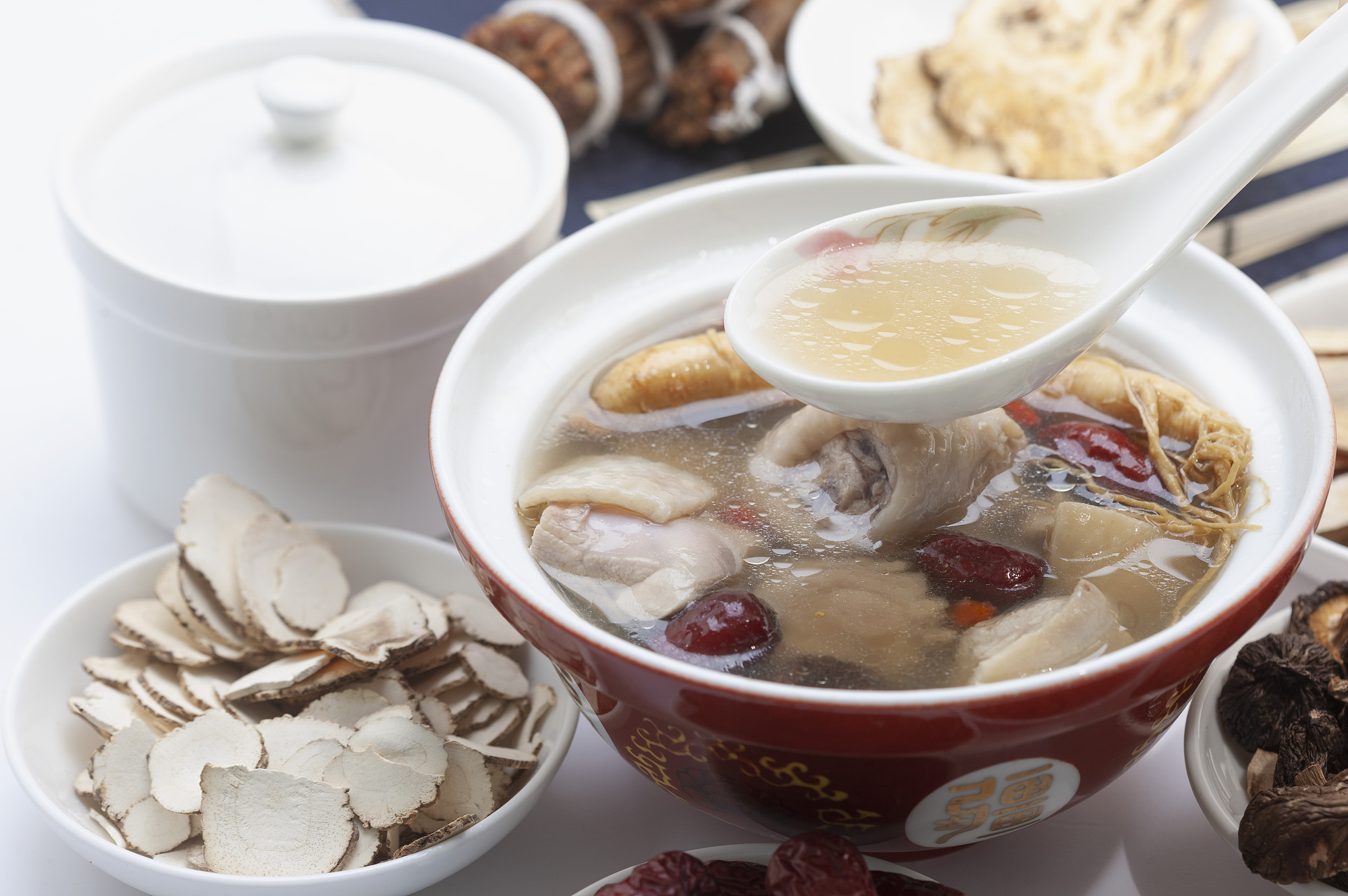鸡<strong>汤</strong>,当归,人参,人参鸡汤,药,营养品,简单,中国食品,影棚拍摄,静物
