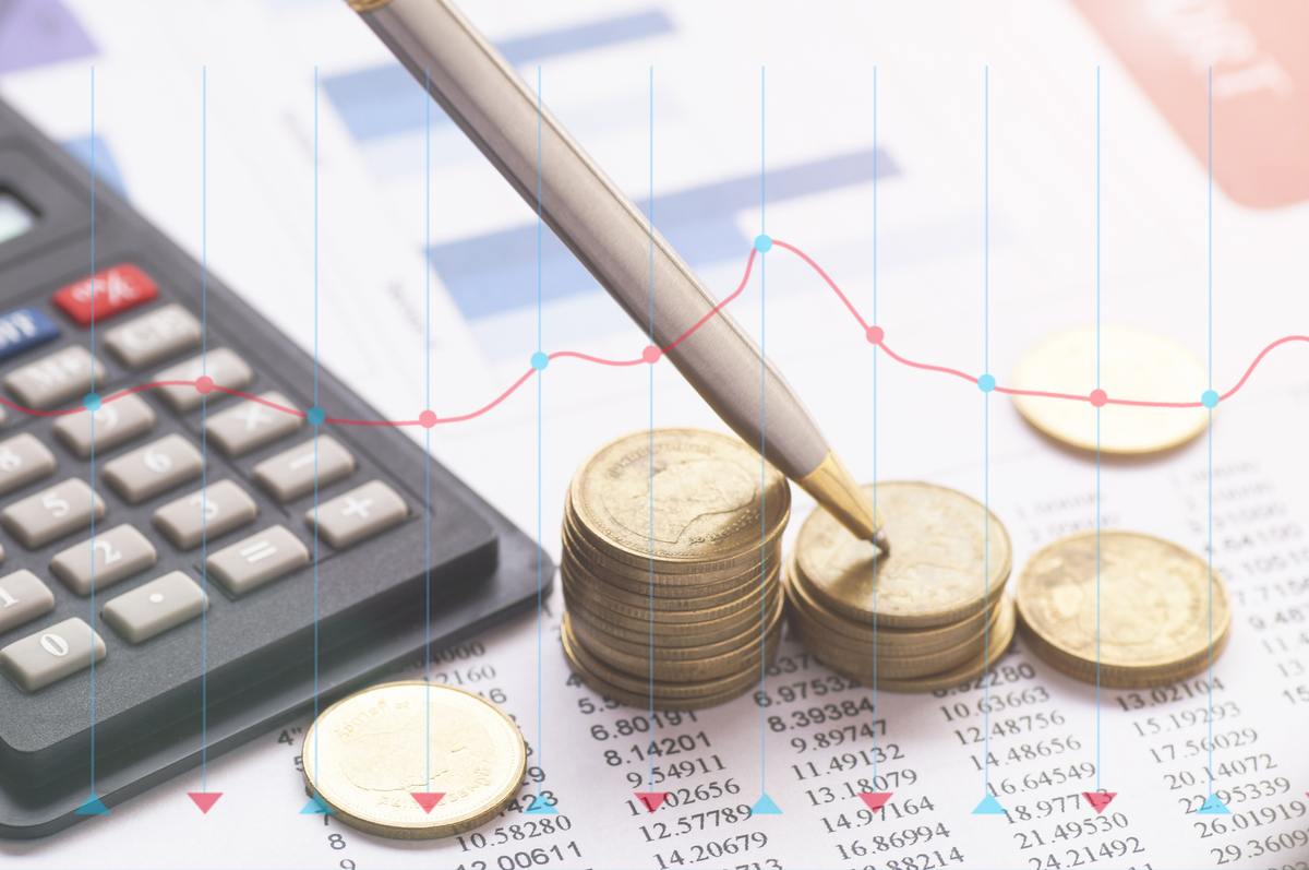 初始确认时按公允价值计量并加减交易费用的金融工具