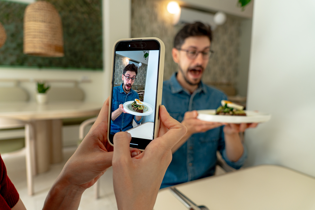 请想一些好物推荐账号的个人简介