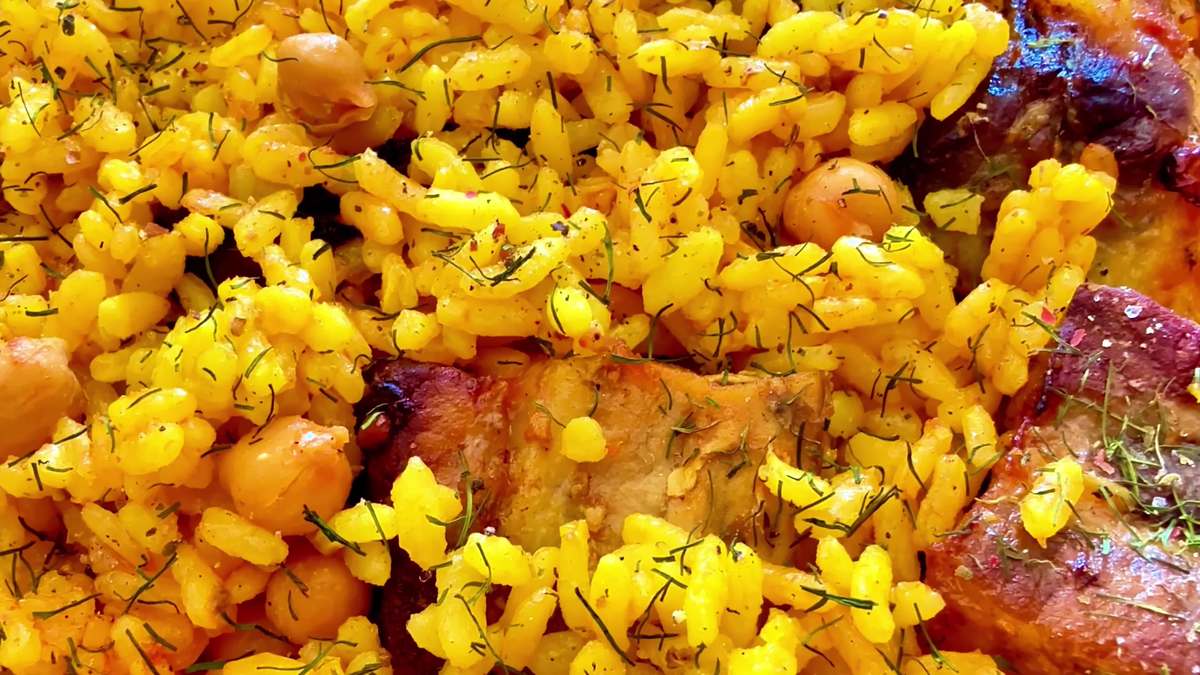 咸蛋黄糯米饭：简单易做，家人超爱！