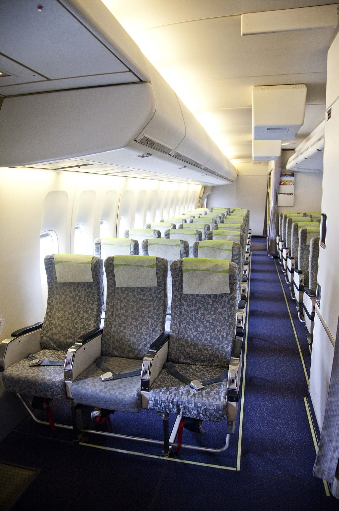 飞机有多少个座位