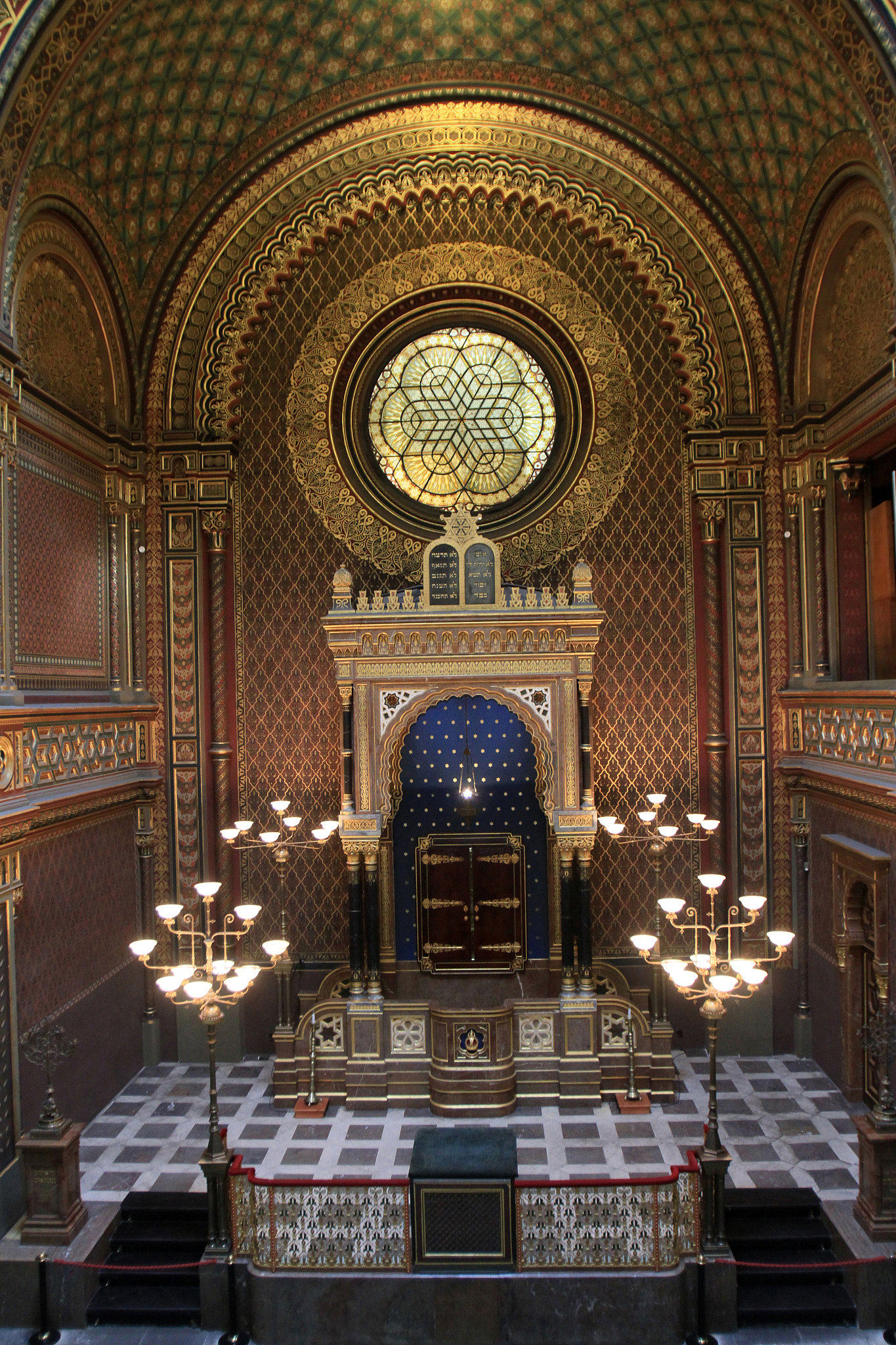 dome. spanish synagogue. prague.